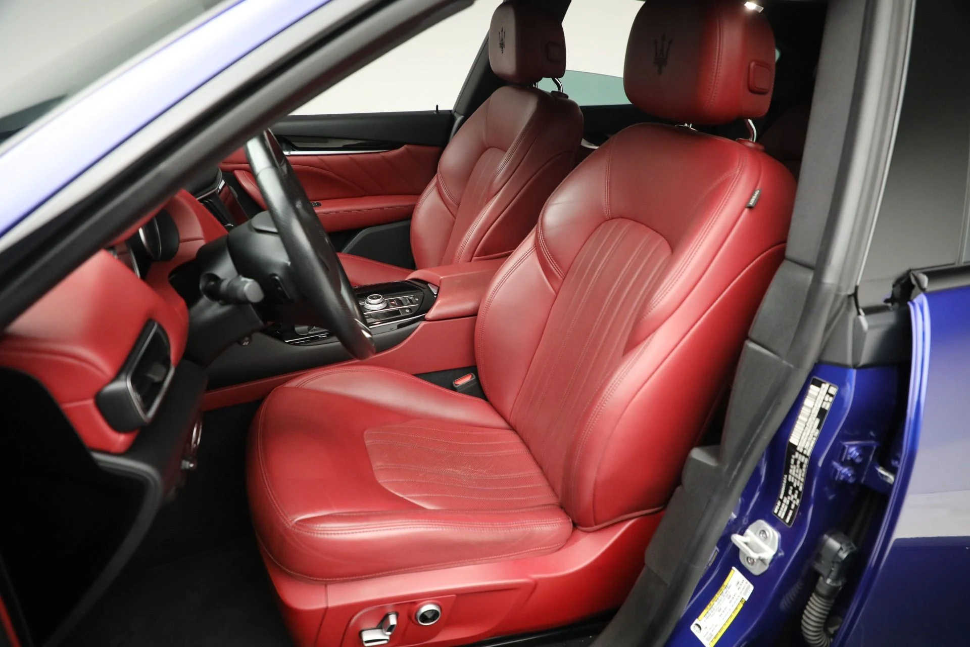 mph014_2135986536_Used_2022_Maserati_Levante_GT_1763842110_fbbf9bcf26