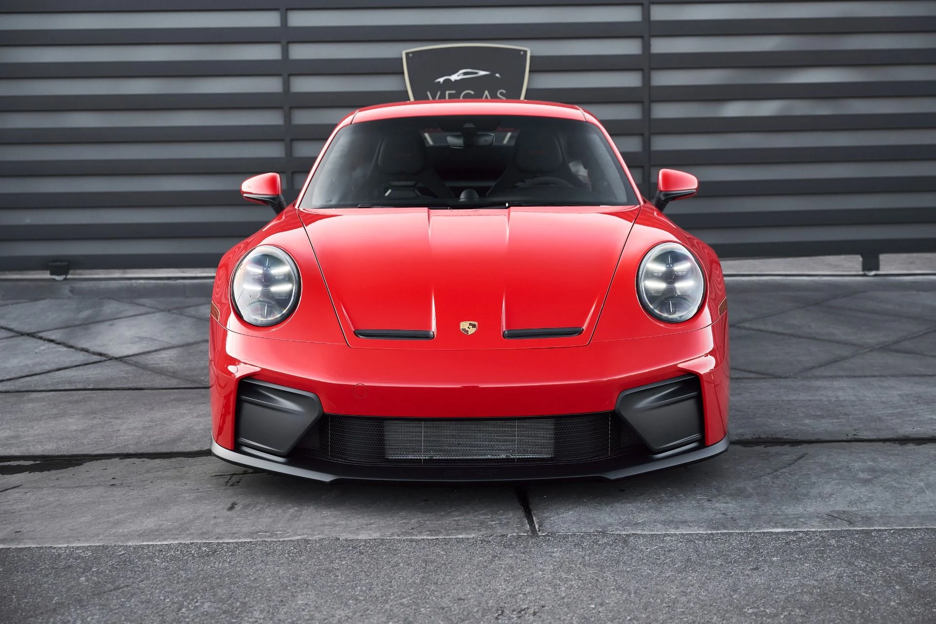 mph014_2137315488_Used_2025_Porsche_911_GT_3_1766514413_9d79a58278