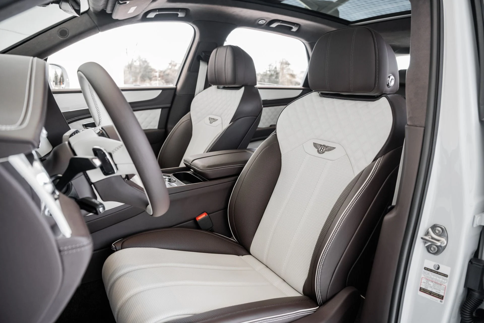 mph014_2137748967_Used_2023_Bentley_Bentayga_Azure_1673896447_6d02f1889f