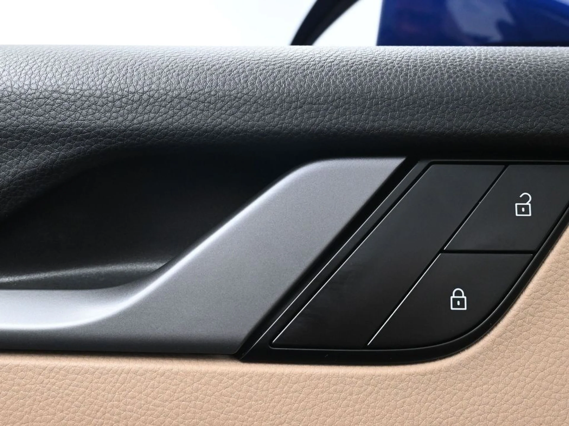 mph014_2138939951_4256867bed9e3926a8fab3f55bf2c563x_7b0b795ac7