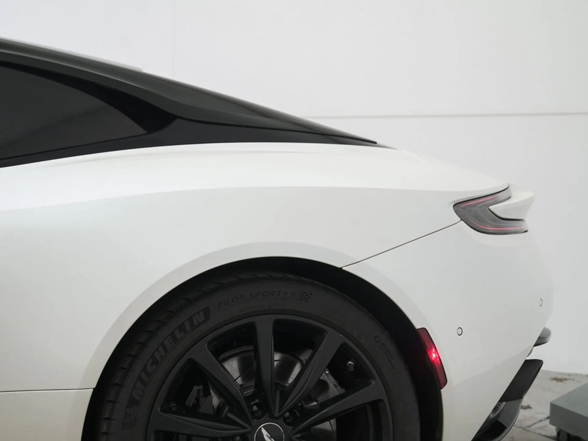 mph014_2140008810_73sfbm2q8i398fct8w552he76ffd_7787f9c690