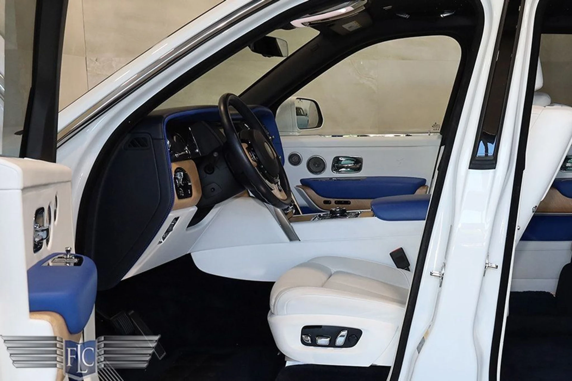 mph014_2142363033_used_2021_rolls_royce_cullinan_sportutility_9689_22989825_15_1024_4045293e19