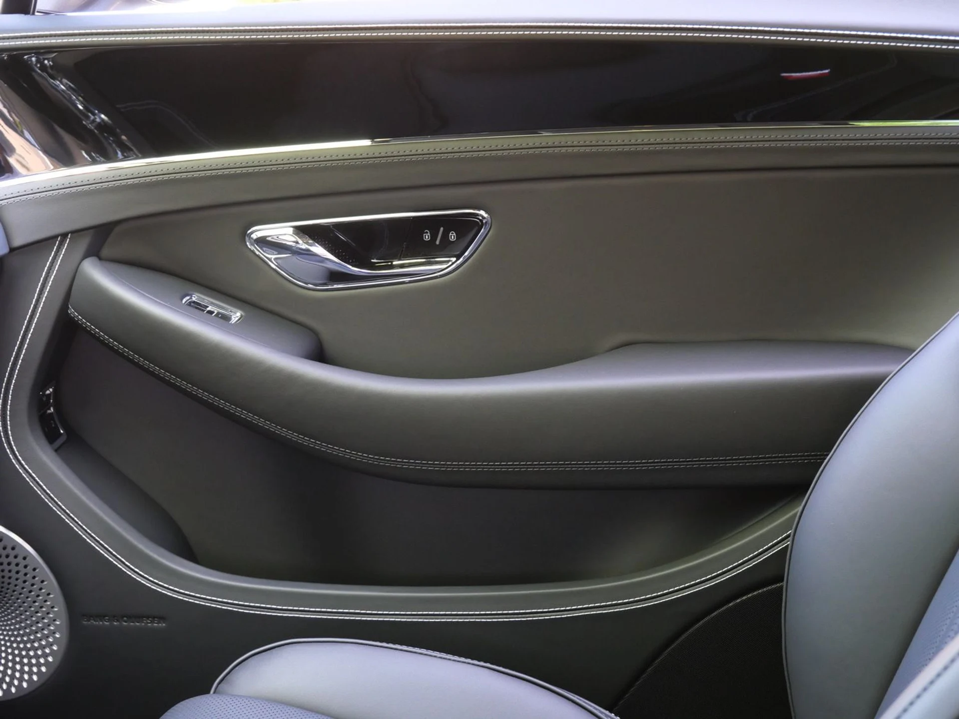 mph014_2144450124_1c2c6e563332f565e7d238ccd55dd491x_2c60338f5f