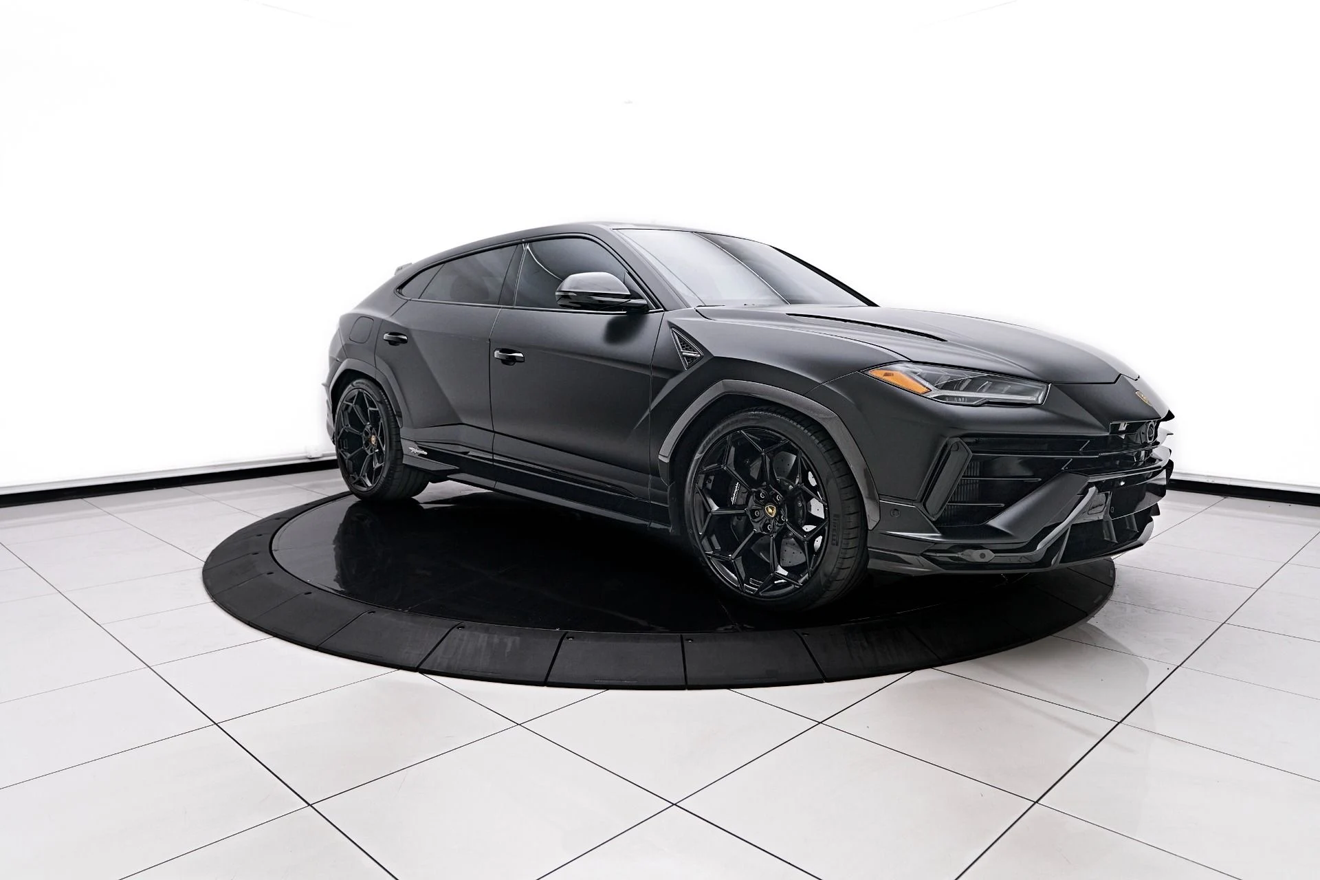 mph014_2146088496_Used_2023_Lamborghini_Urus_Performante_1756943484_b2a70025e8