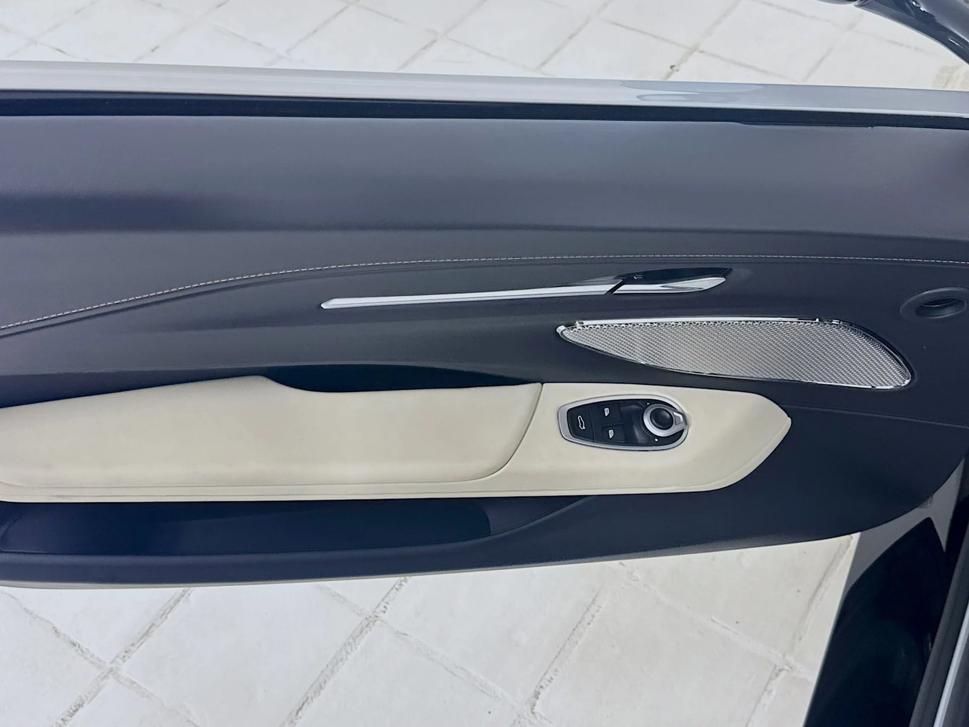 mph014_2154060801_0e2973e7012126b58eb6bee2479bc922x_229adc99e9