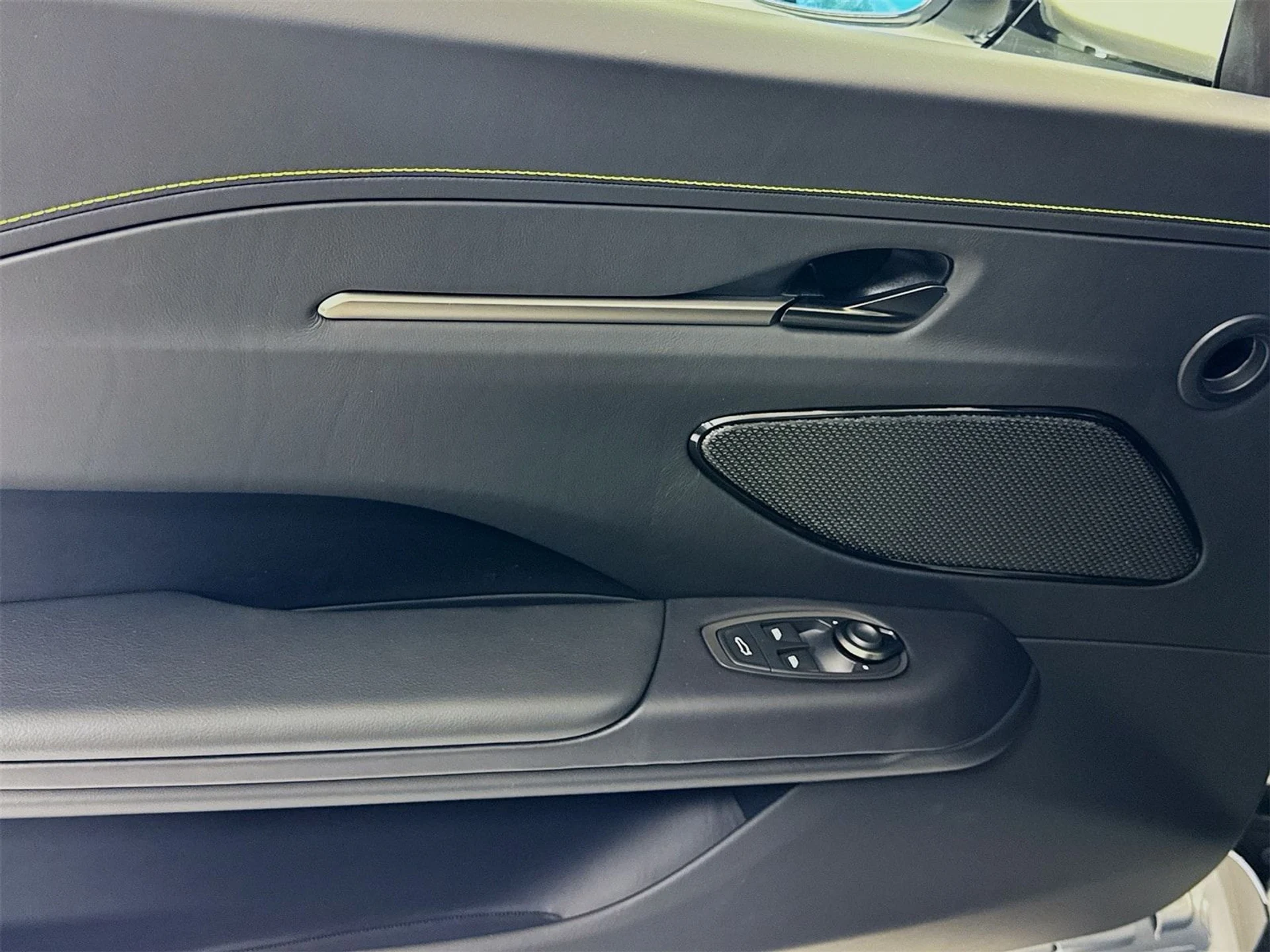 mph014_2157866046_2fc4ff1ca63dd14f6e1a664a0ae794d8x_71f8670f18