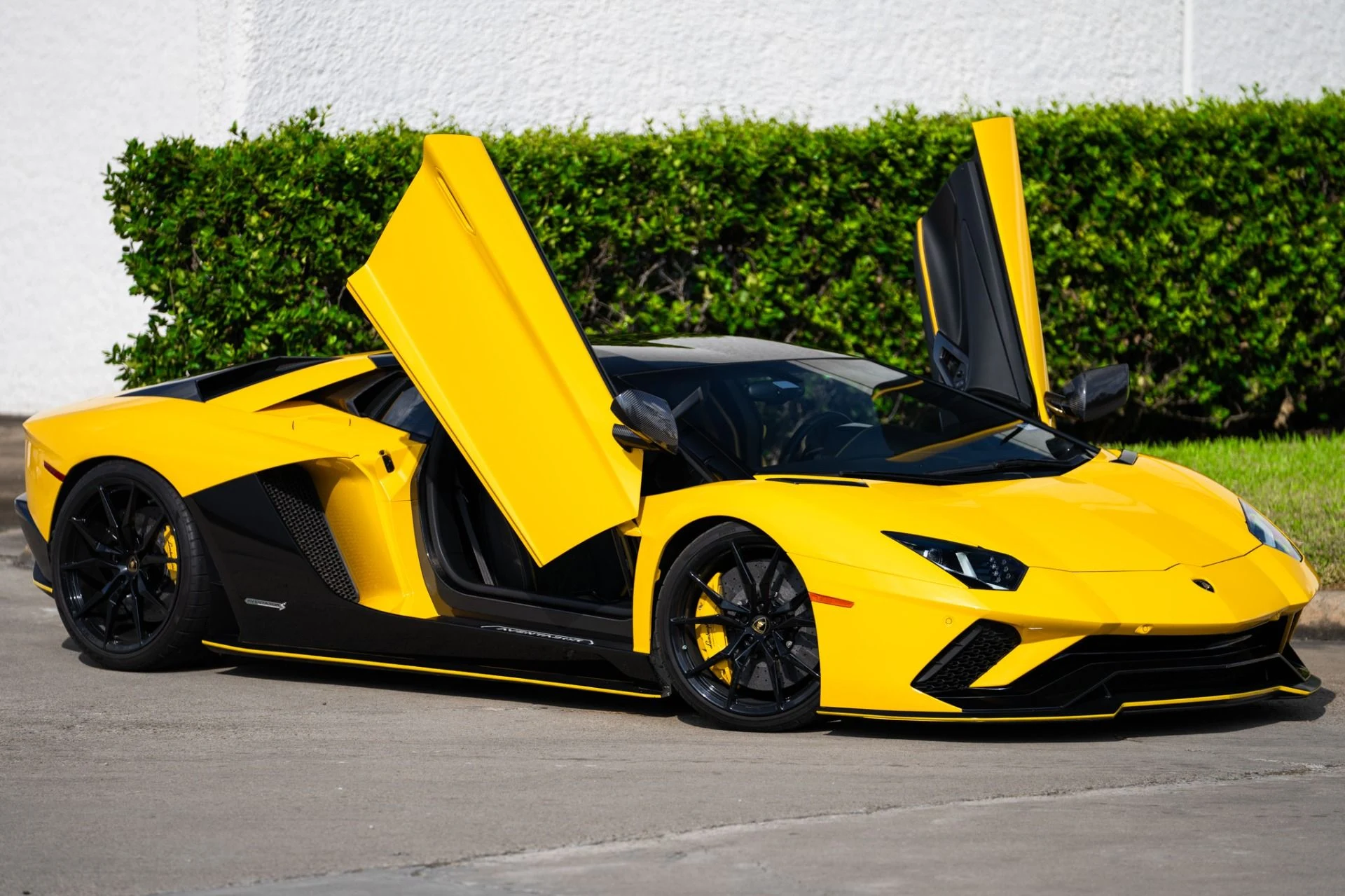 mph014_2167617090_Used_2018_Lamborghini_Aventador_S_LP_740_4_S_1761083724_8010e4632b