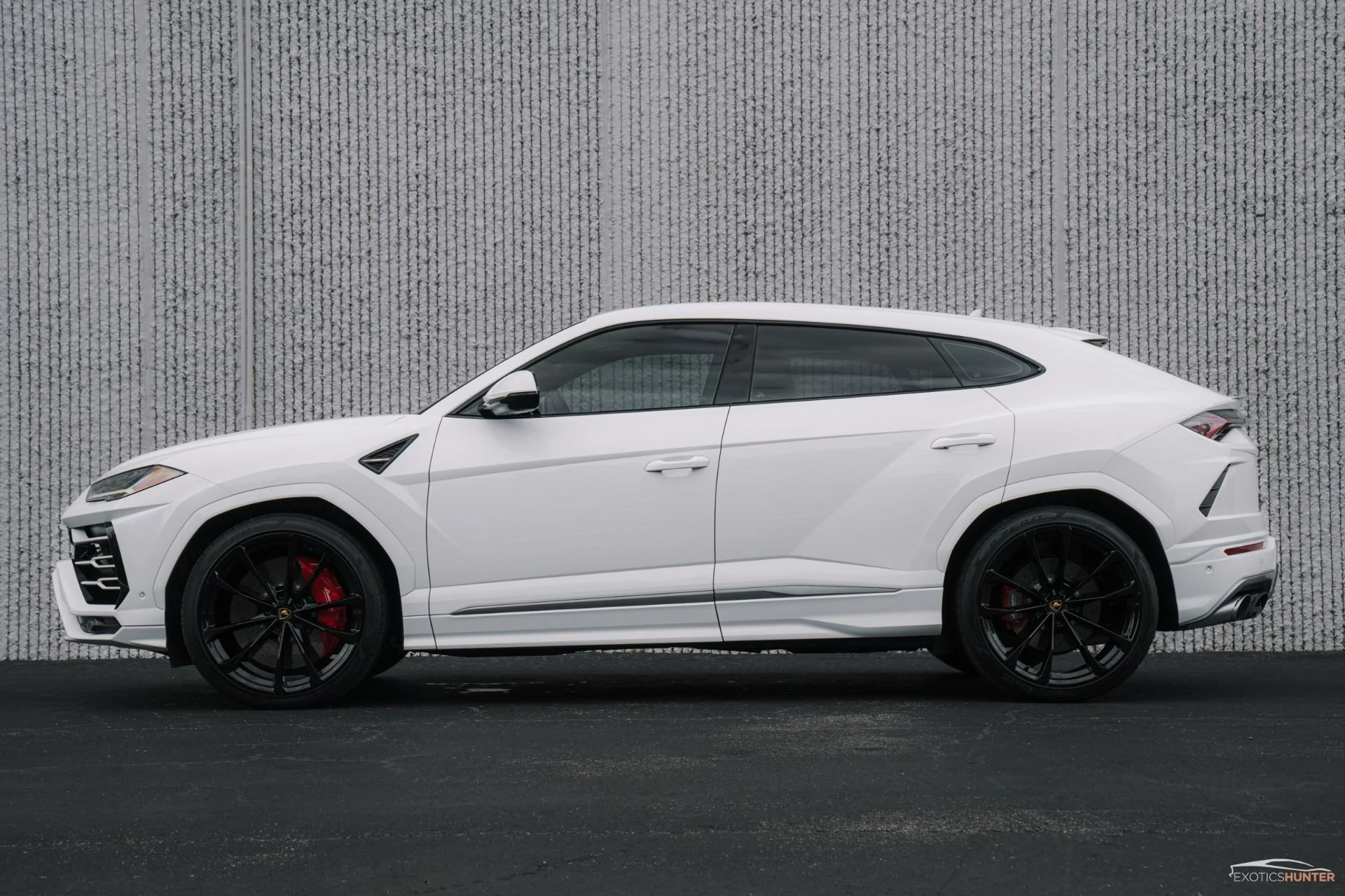 mph014_2172429563_Used_2021_Lamborghini_Urus_1762815107_1da2f636c1