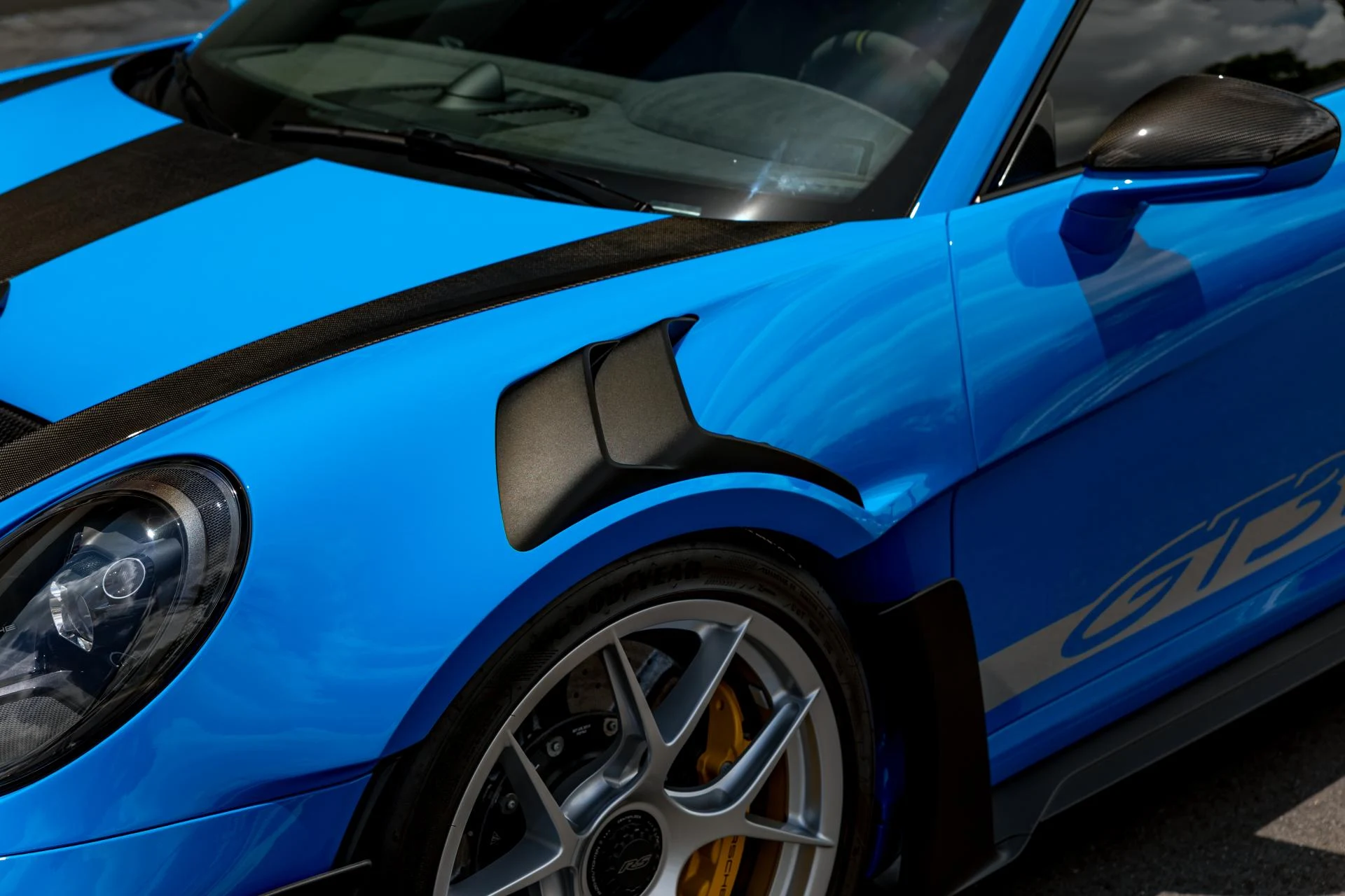 mph014_2174035389_551_p15_l_dca1d57647