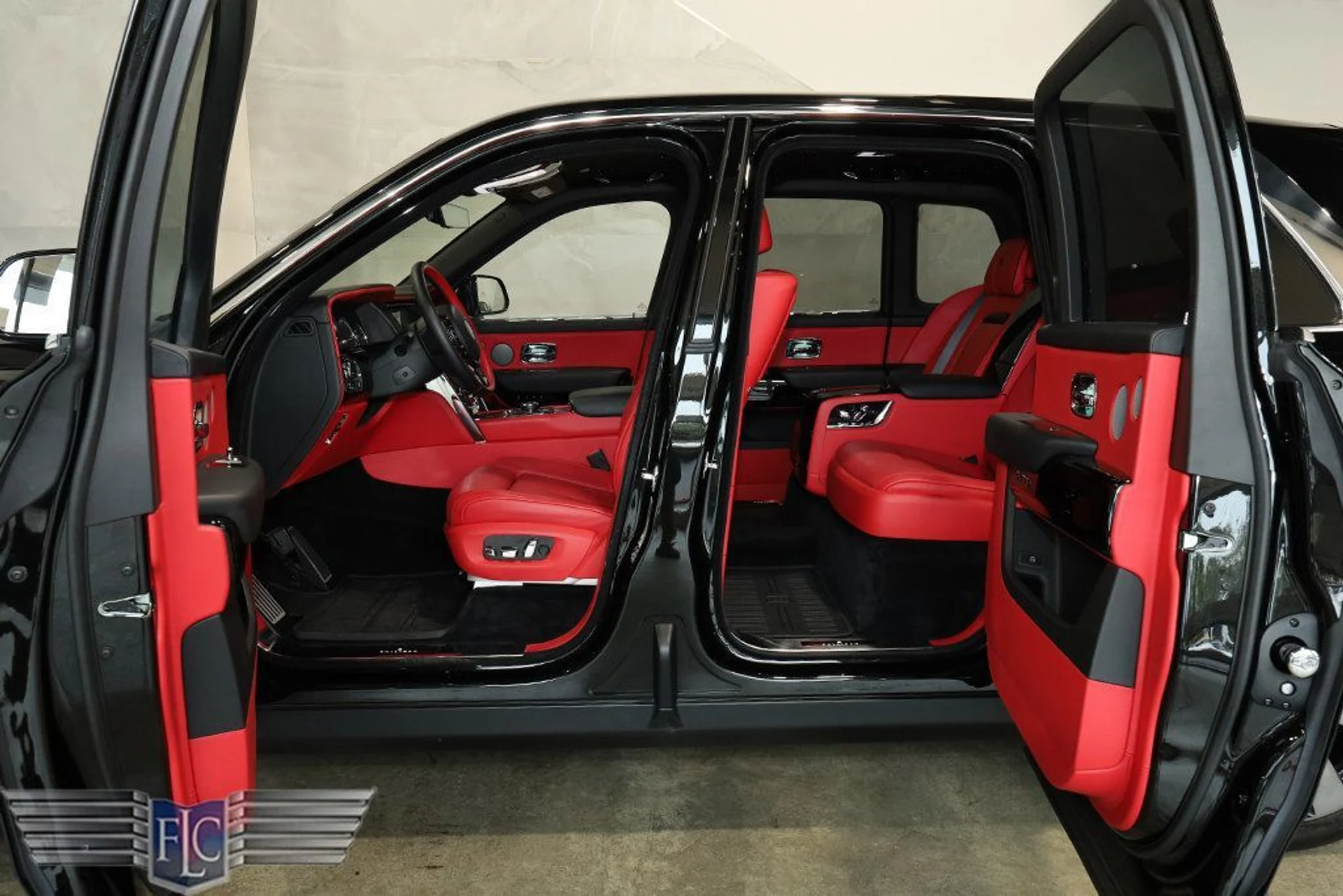 mph014_2174210361_used_2024_rolls_royce_cullinan_sportutility_9689_22979404_15_1024_a256b4c8dd