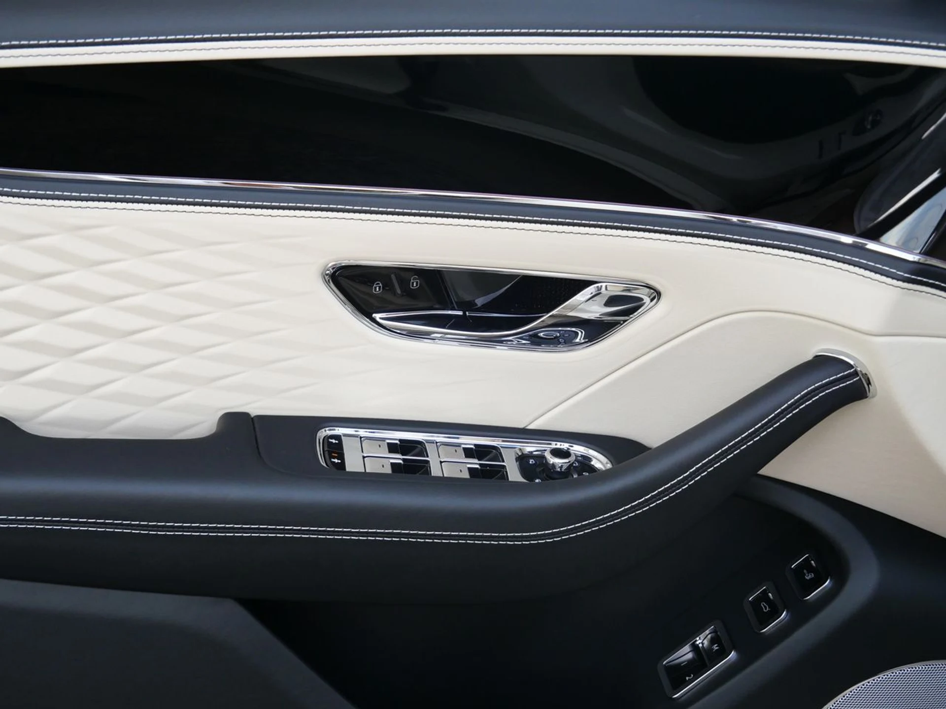 mph014_2175049623_c88244e0dc962384f5db969ef3f34c7cx_73be99415f