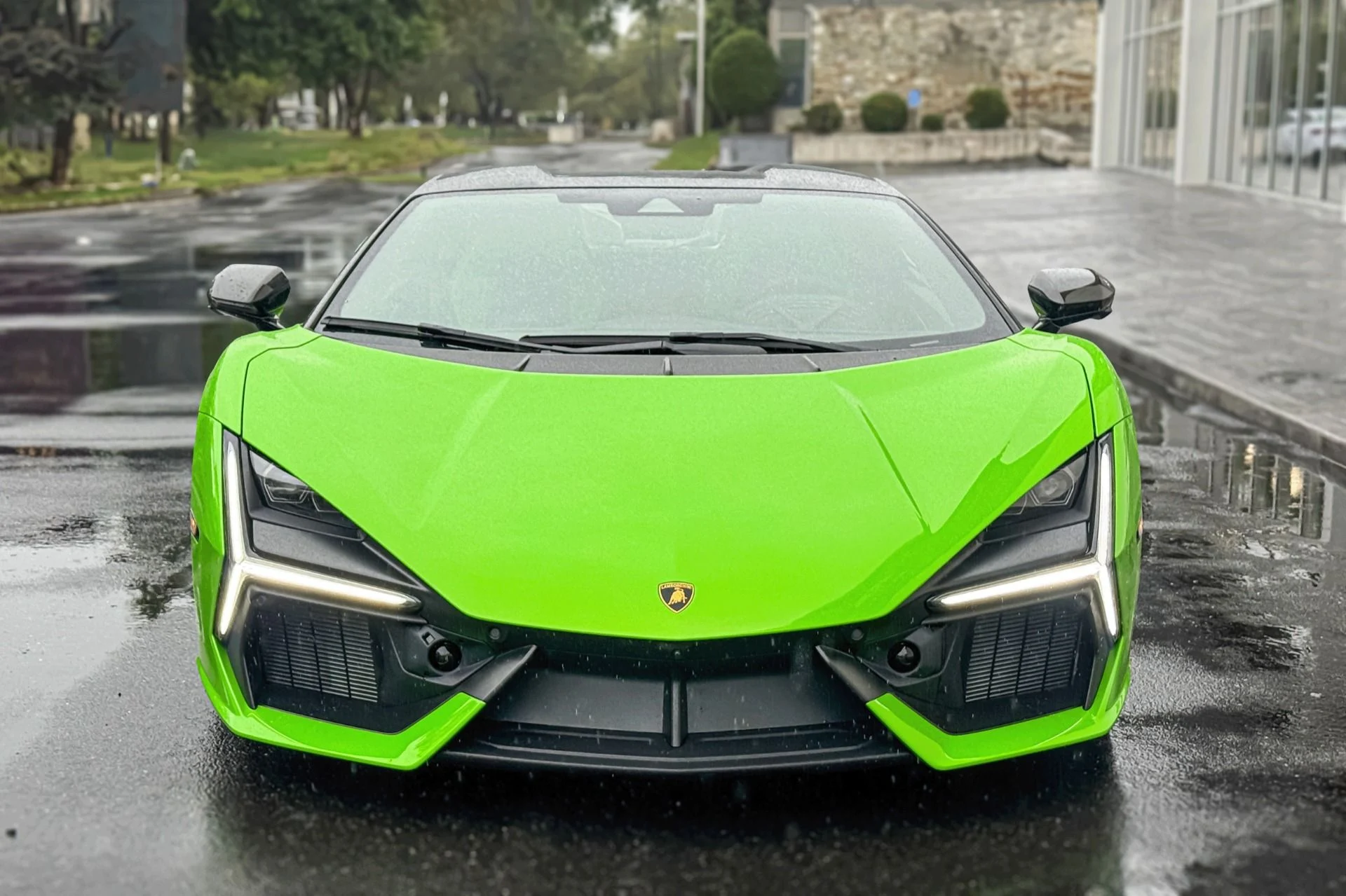 mph014_2175669128_Used_2025_Lamborghini_Revuelto_1755791055_216c6771bd