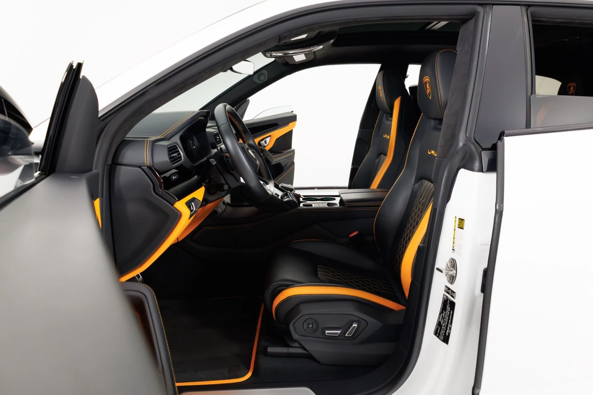 mph014_2194253710_Used_2024_Lamborghini_Urus_S_1775674860_16d388e6b9