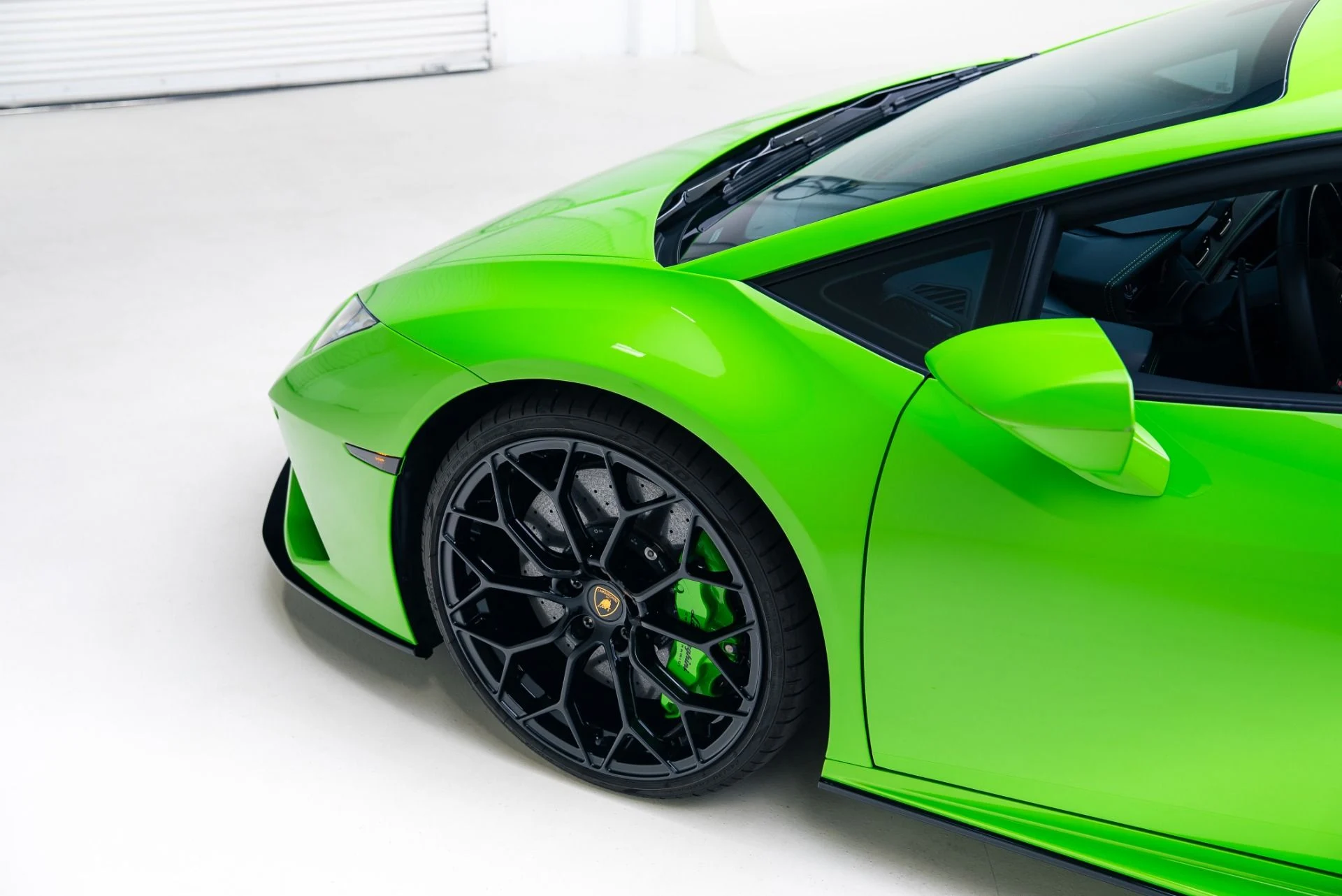 mph014_2194805575_Used_2023_Lamborghini_Huracan_EVO_1765473040_fb89bbed10