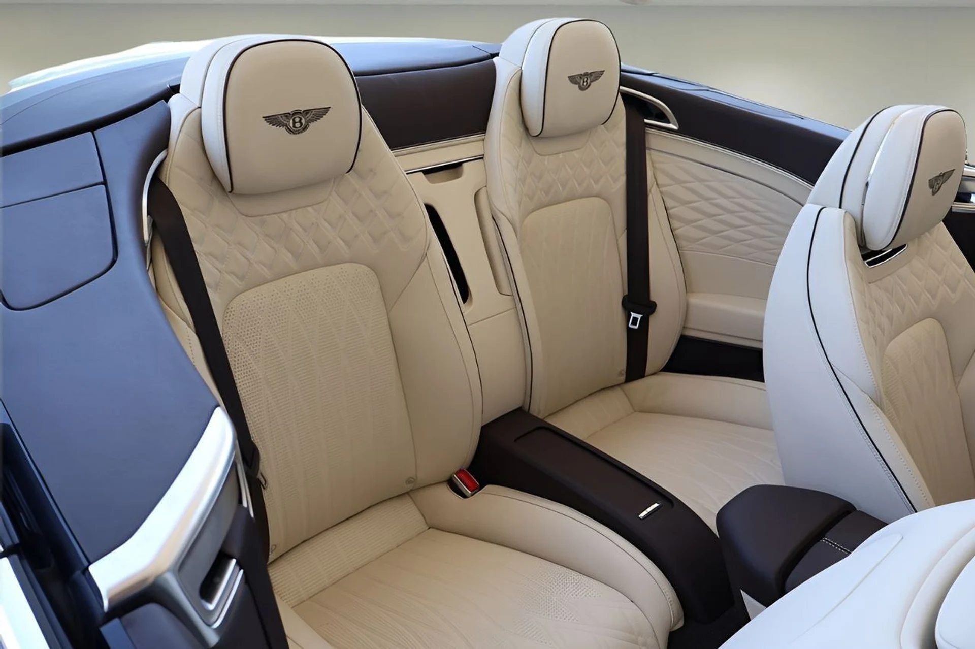 mph014_2196382999_15_92e09ed38e