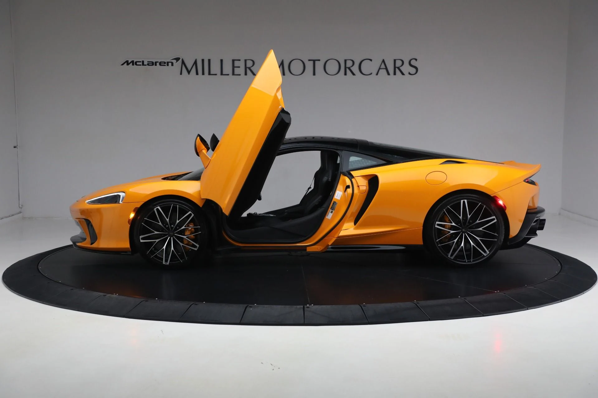 mph014_2197066549_Used_2025_Mc_Laren_GTS_4c84e36b1b