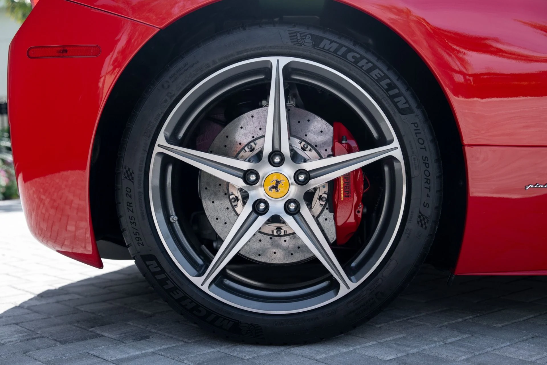 mph014_2200324031_Used_2013_Ferrari_458_Spider_1786379804_9b9e0e7ec4