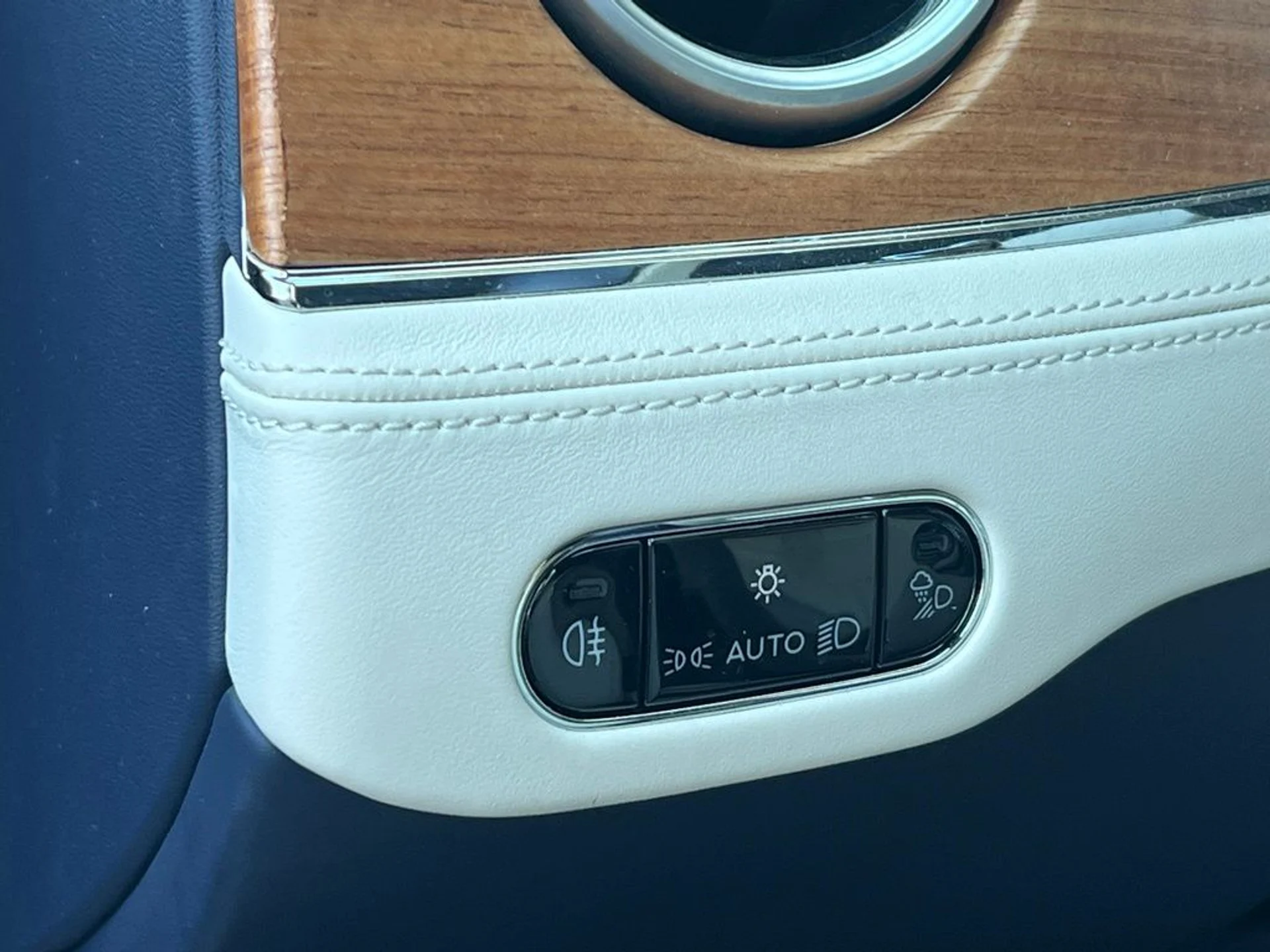 mph014_2208993640_47b10507edff6192b3ada6e66ab5a377x_c5ba514960