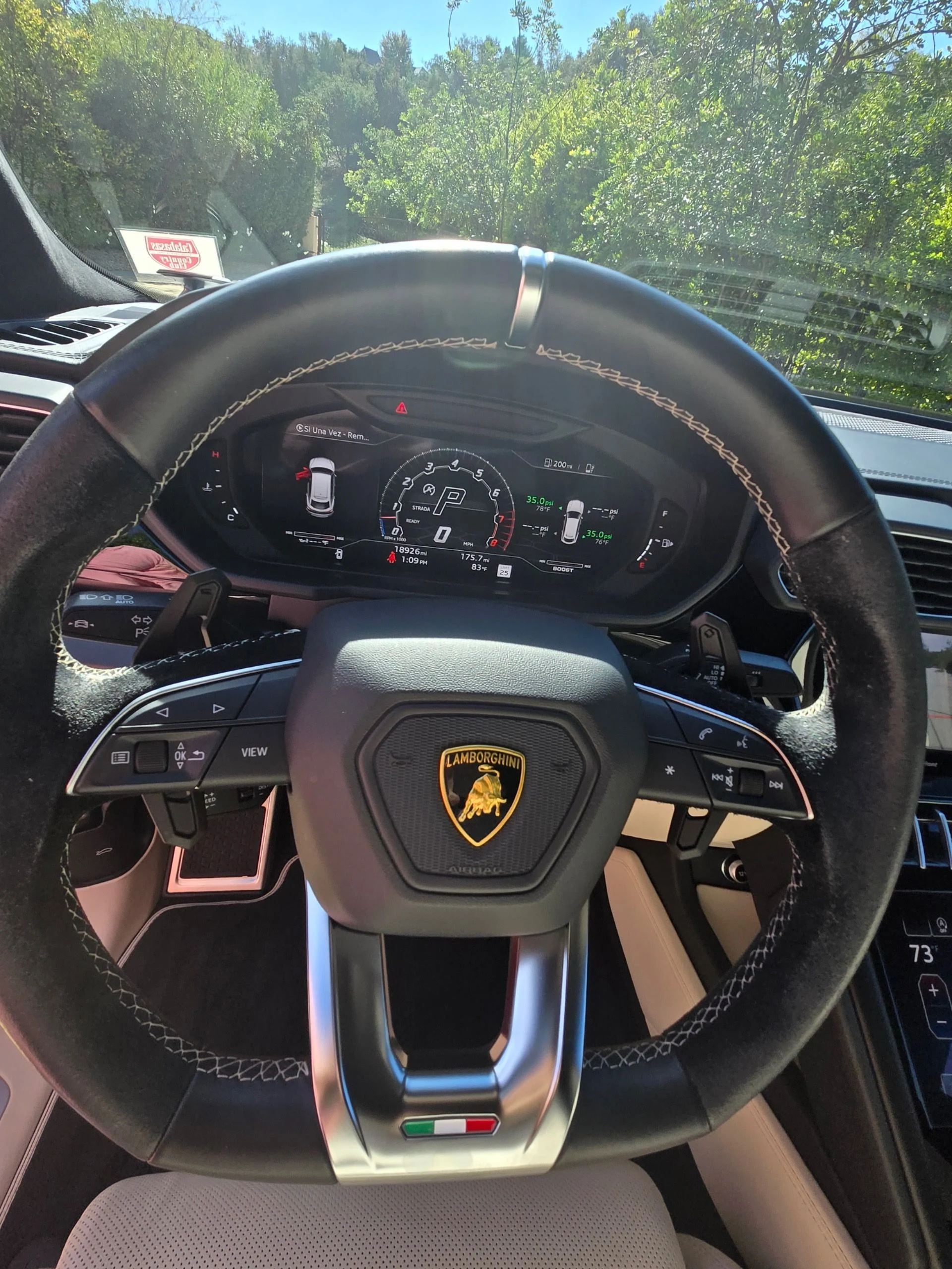 mph014_221363793_Used_2022_Lamborghini_Urus_1761951783_c3aace5e85