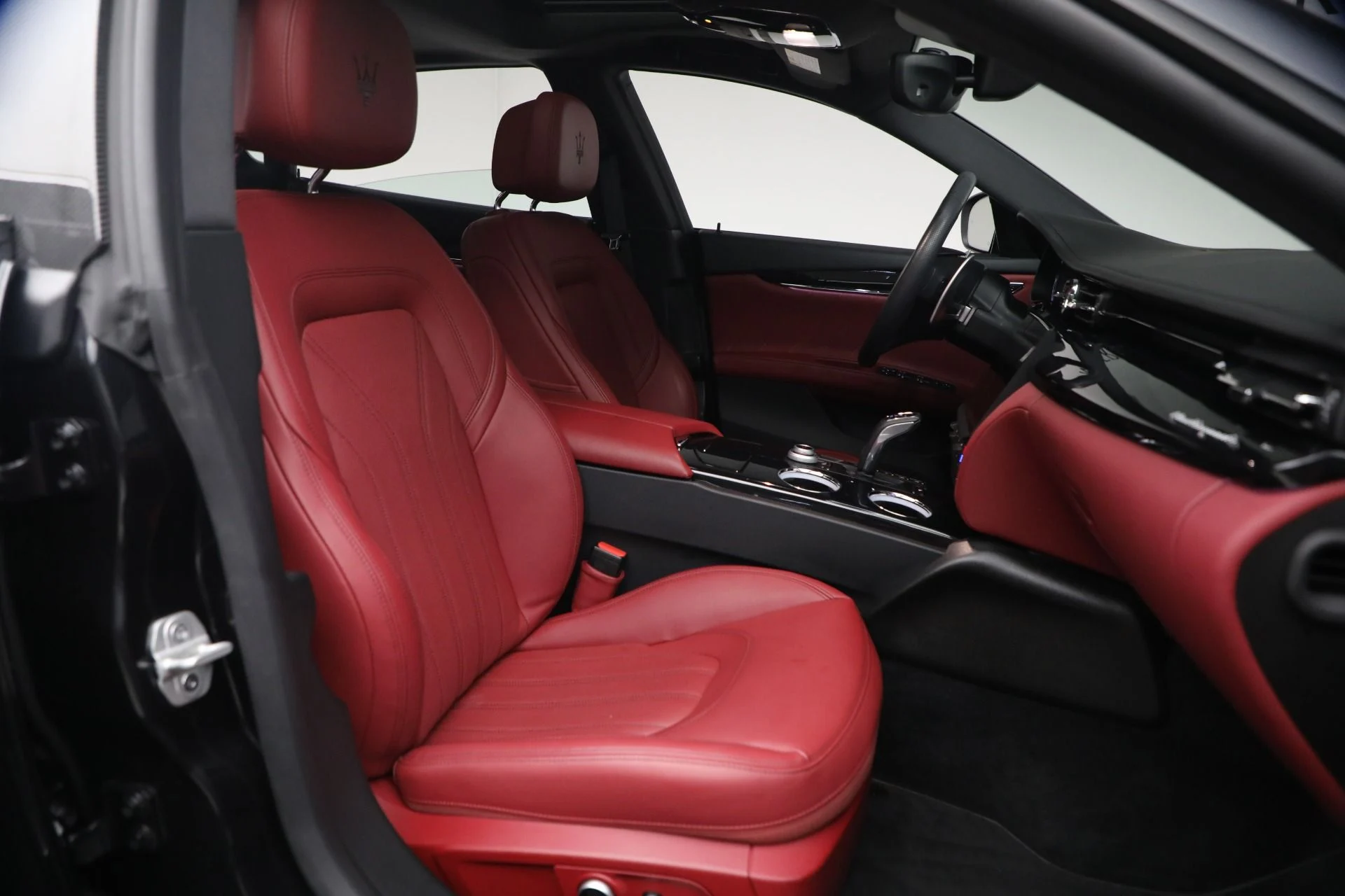 mph014_2214944054_Used_2022_Maserati_Quattroporte_Modena_Q4_1776360764_d460d3b360