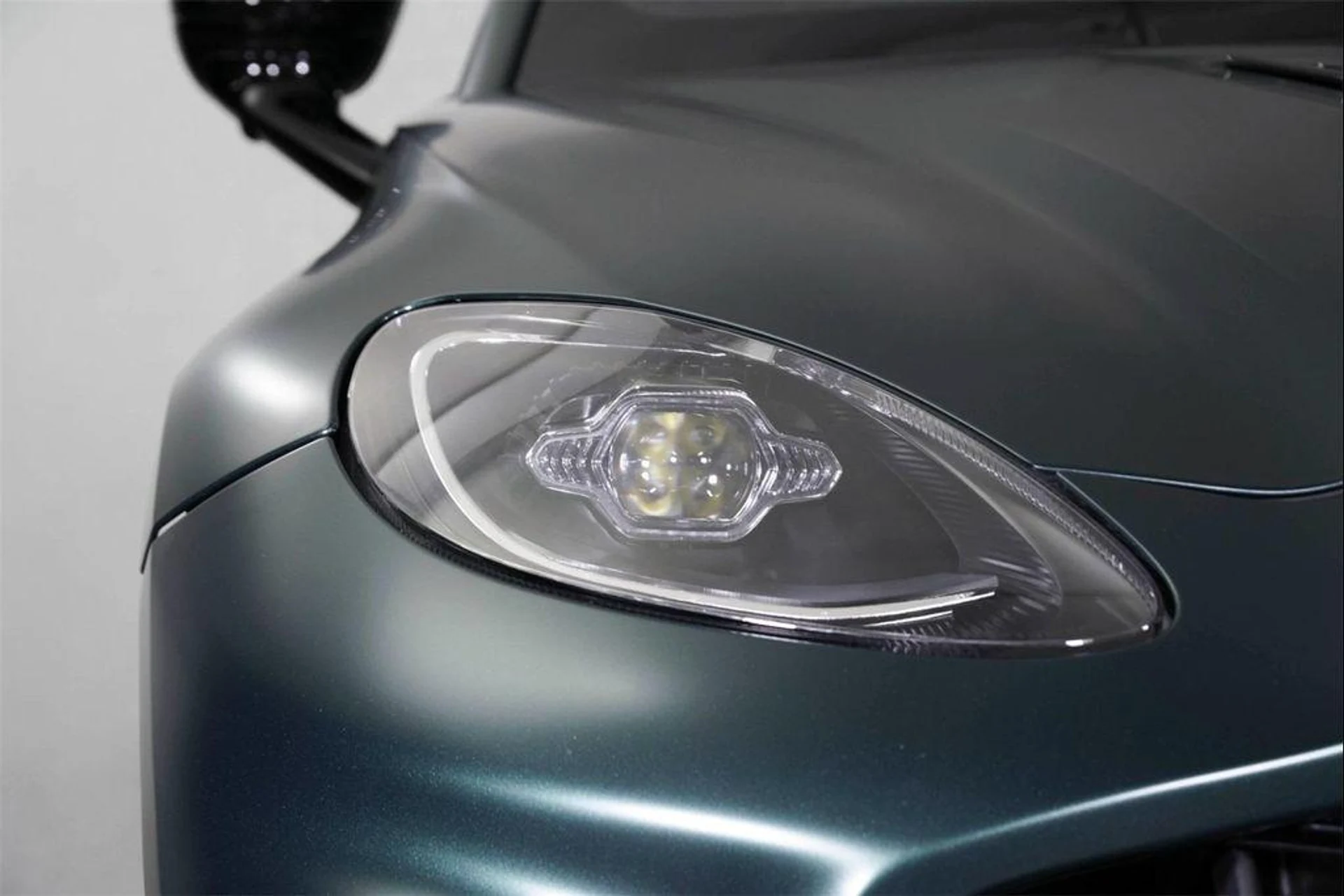 mph014_2215704341_Bce_Q_Mfas_C5z_X_Ogmx_HE_Mc_Zu_Flxk_6d4653ad00