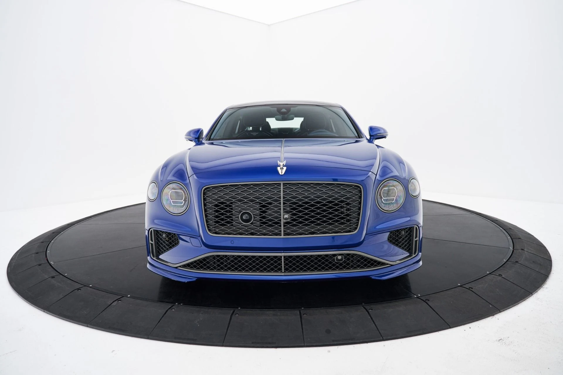 mph014_2217954337_Used_2025_Bentley_Flying_Spur_Speed_1792601139_4a344b5c24