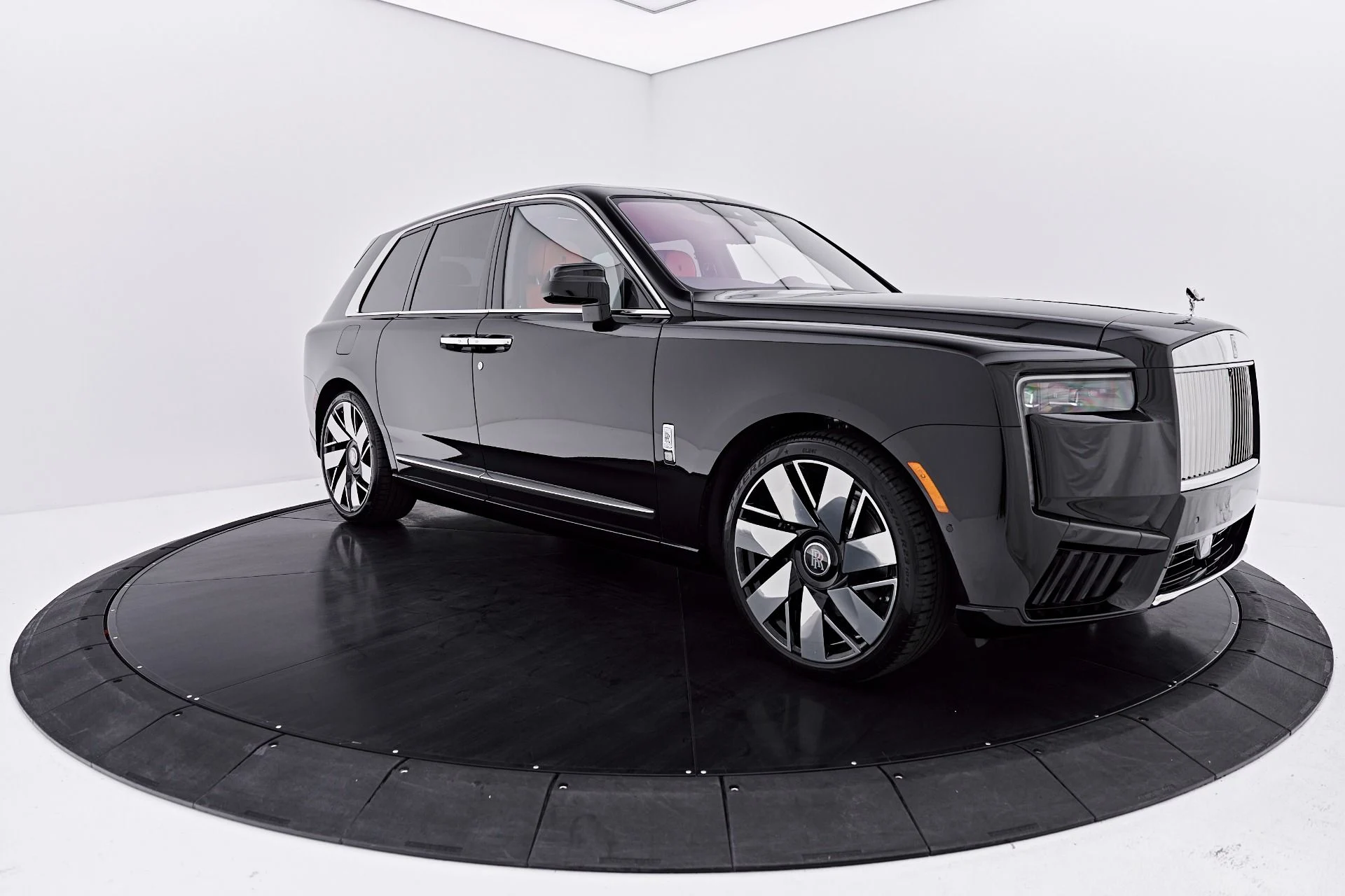 mph014_221991073_Used_2026_Rolls_Royce_Cullinan_Base_1788023400_11ecebe610