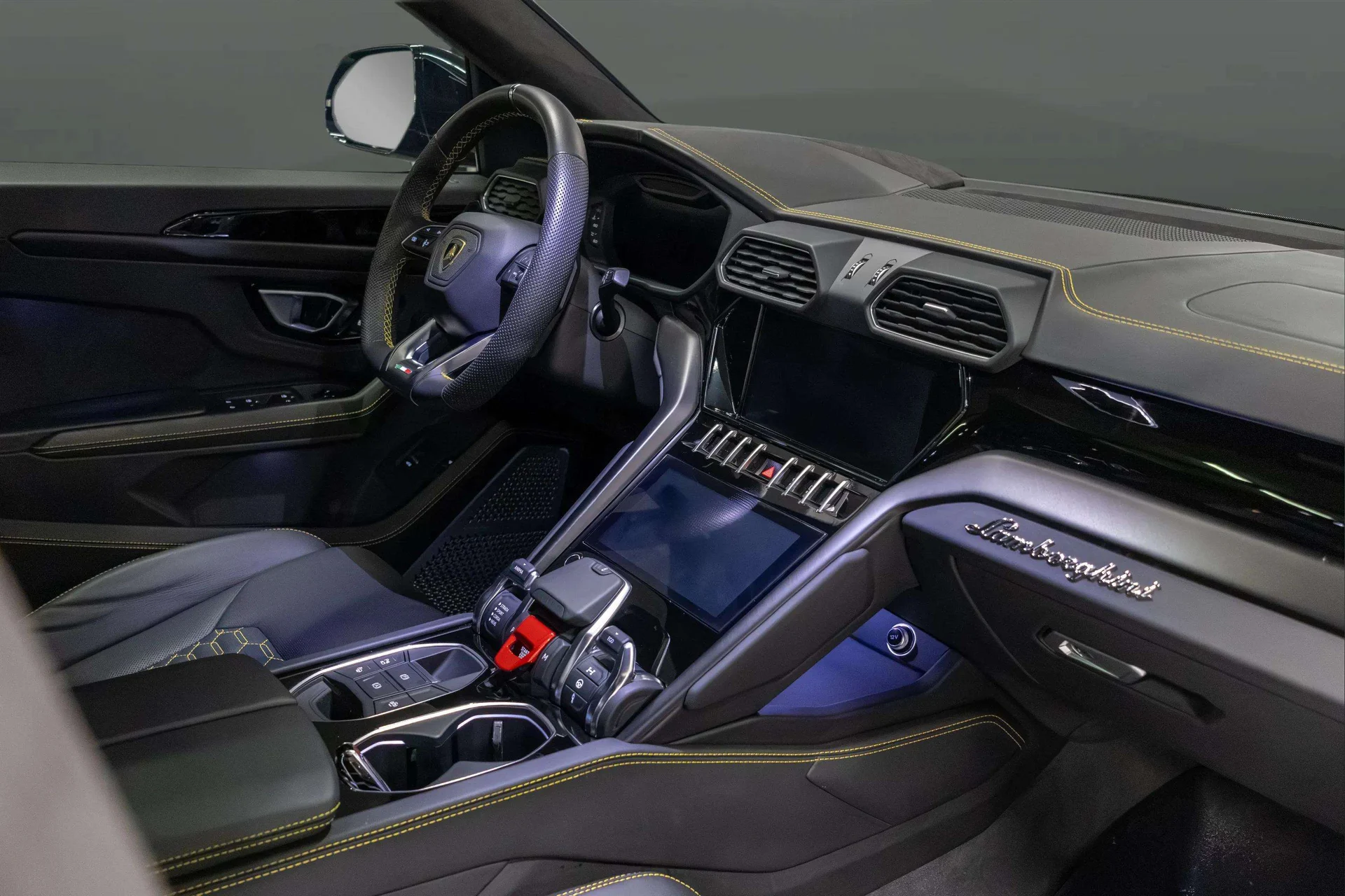 mph014_2230921052_e21971be_85eb_487f_9267_ca2095f2390b_202320_Lamborghini20_Urus20_S2028_ZPBCB_3_ZL_4_PLA_2366129_15_2e6fafd0ef