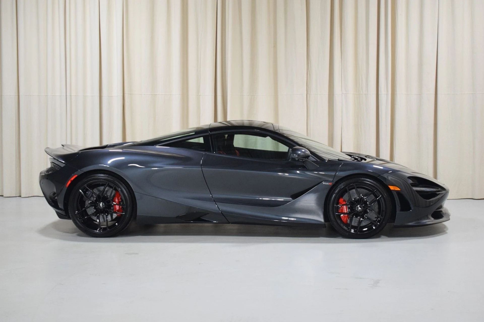 mph014_2232097473_3353a500825078620253a2964f5e4575x_ad23805b71