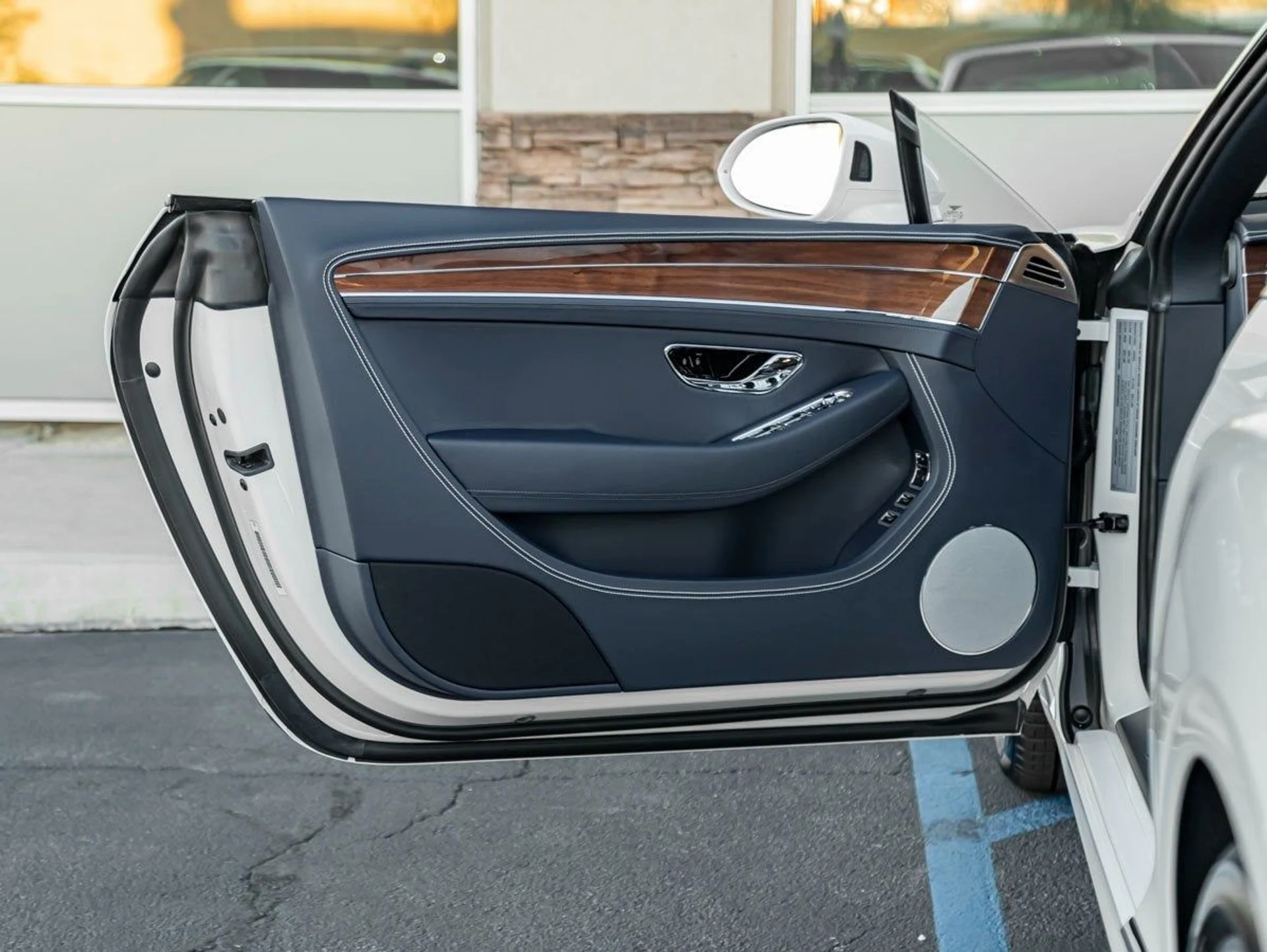 mph014_2242845736_15_c4aa57ee95