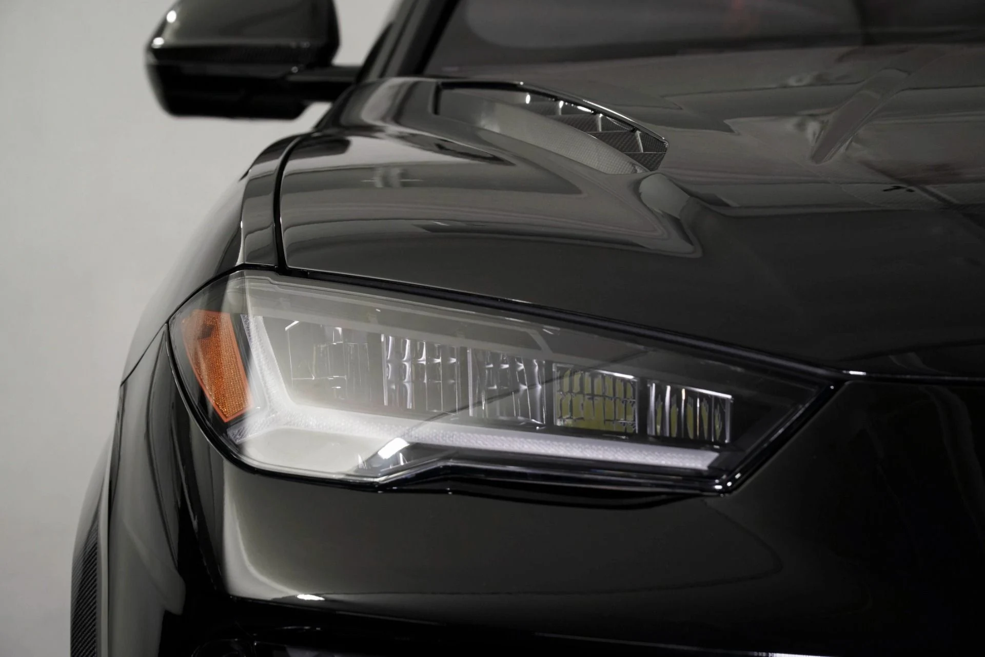 mph014_2247109980_Used_2023_Lamborghini_Urus_Performante_1773400197_e9a6d390f7