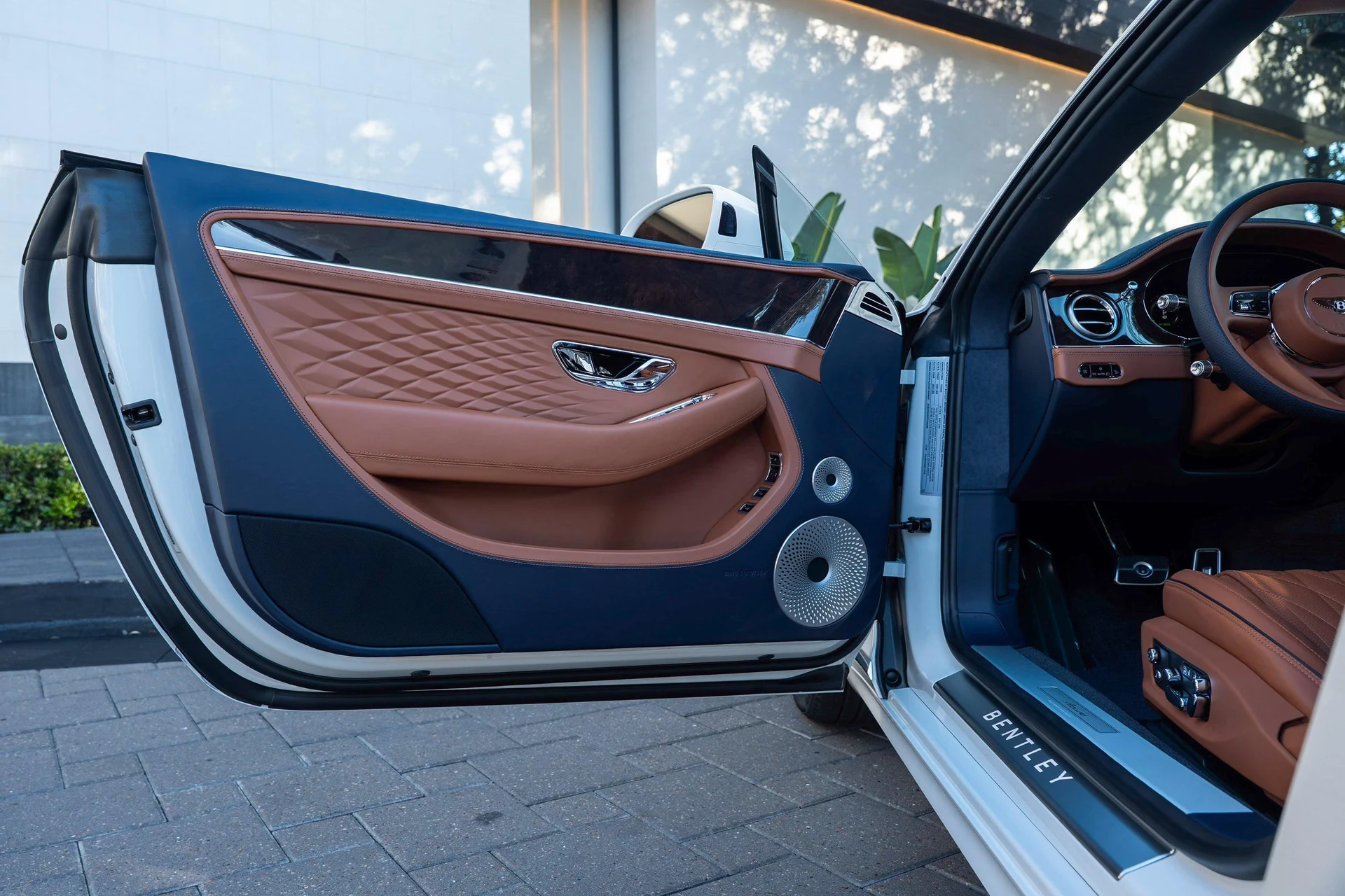 mph014_2250937730_478163262_69843541a729137fb48dee70_3a3382383b