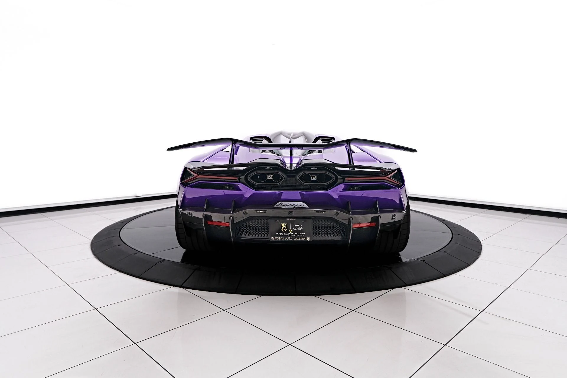 mph014_2252798960_Used_2024_Lamborghini_Revuelto_Base_1756862218_b1a62211a4