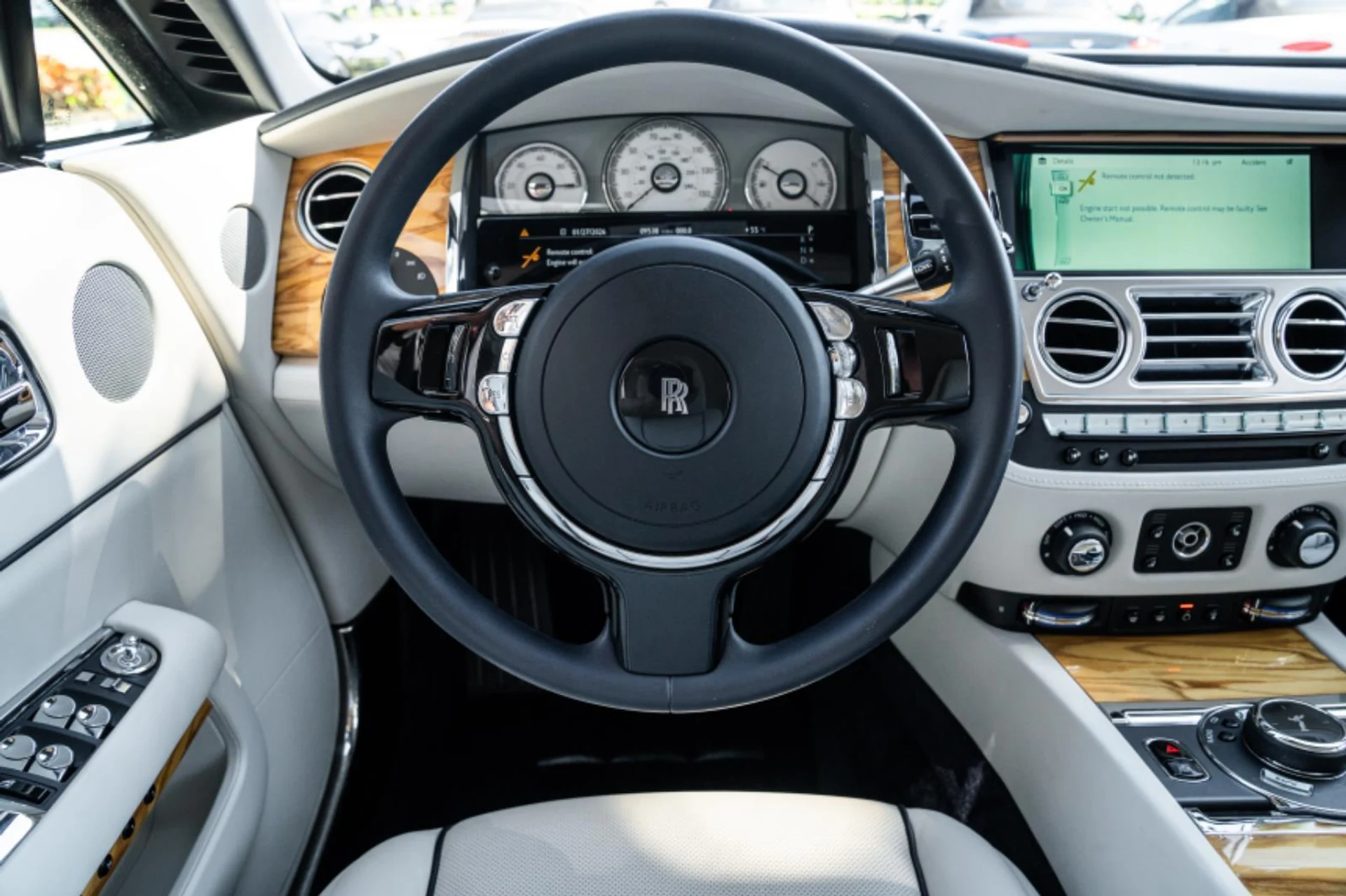 mph014_2256772510_Used_2016_Rolls_Royce_Dawn_2dr_Convertible_1769595363_d6dbd3acc0