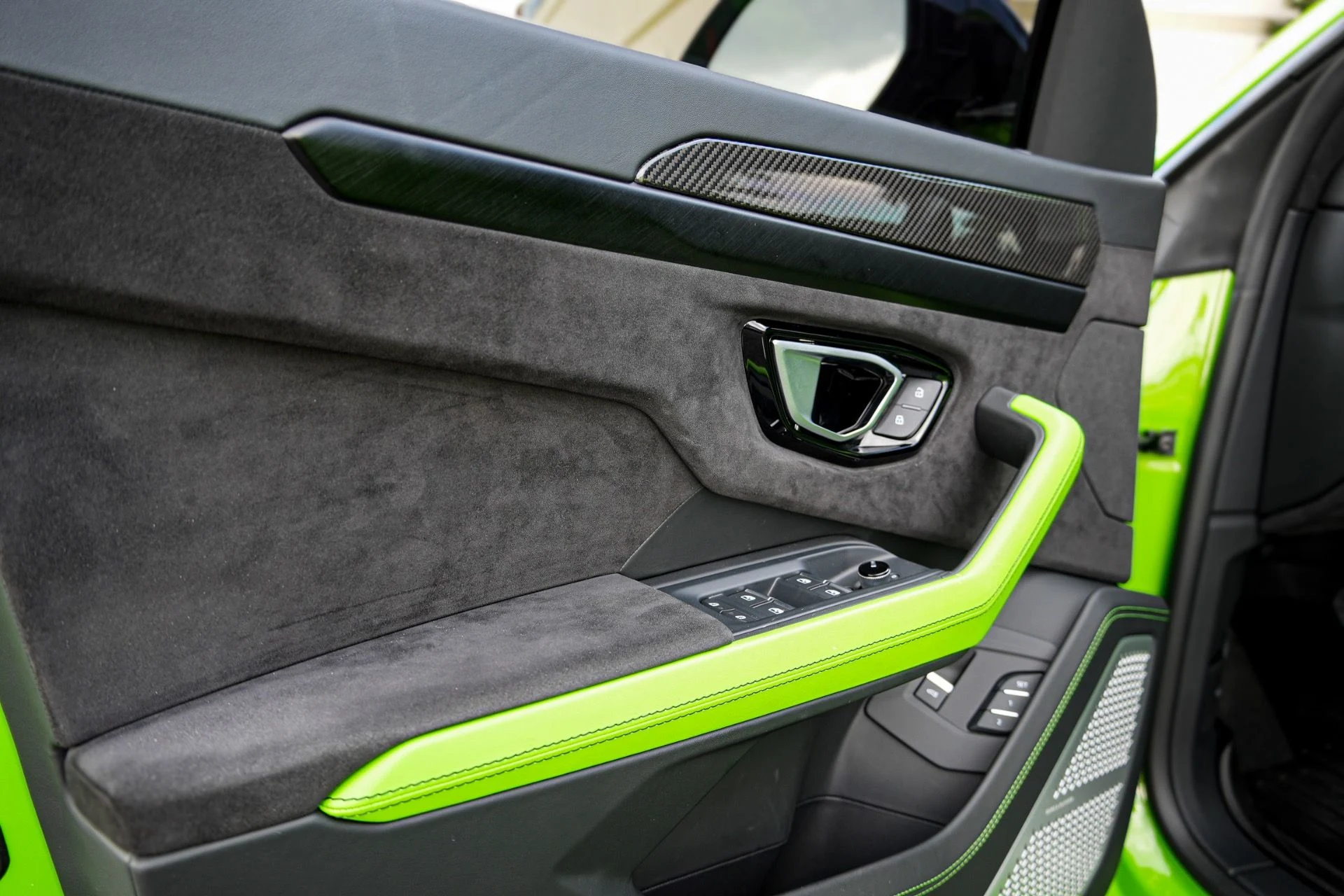 mph014_2262444269_Used_2021_Lamborghini_Urus_1783023405_9f8c1b5a2f