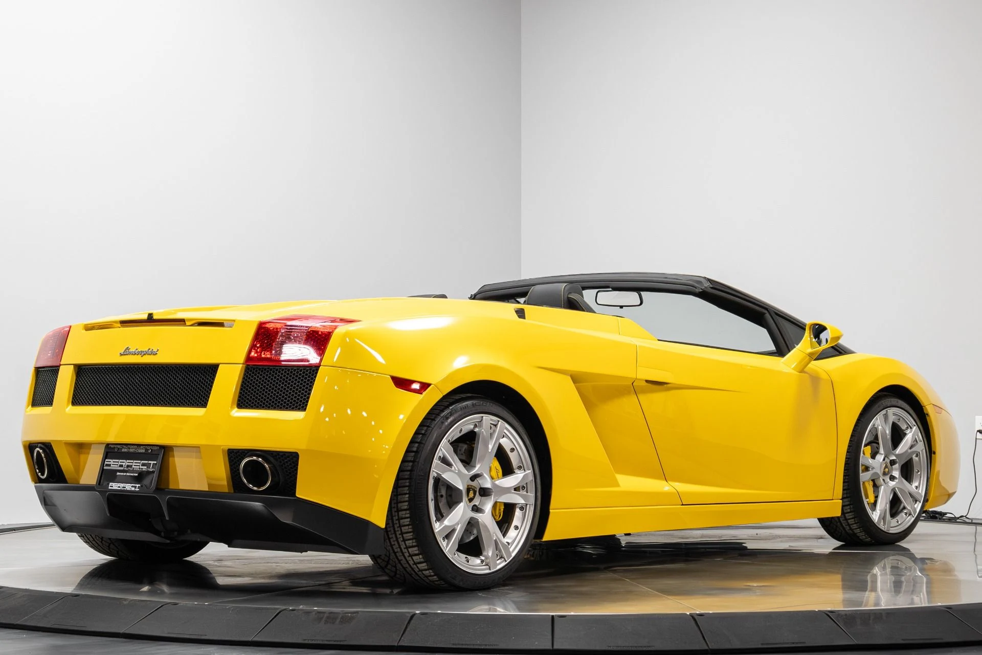 mph014_227320037_Used_2007_Lamborghini_Gallardo_Spyder_1766529333_4c040652cb