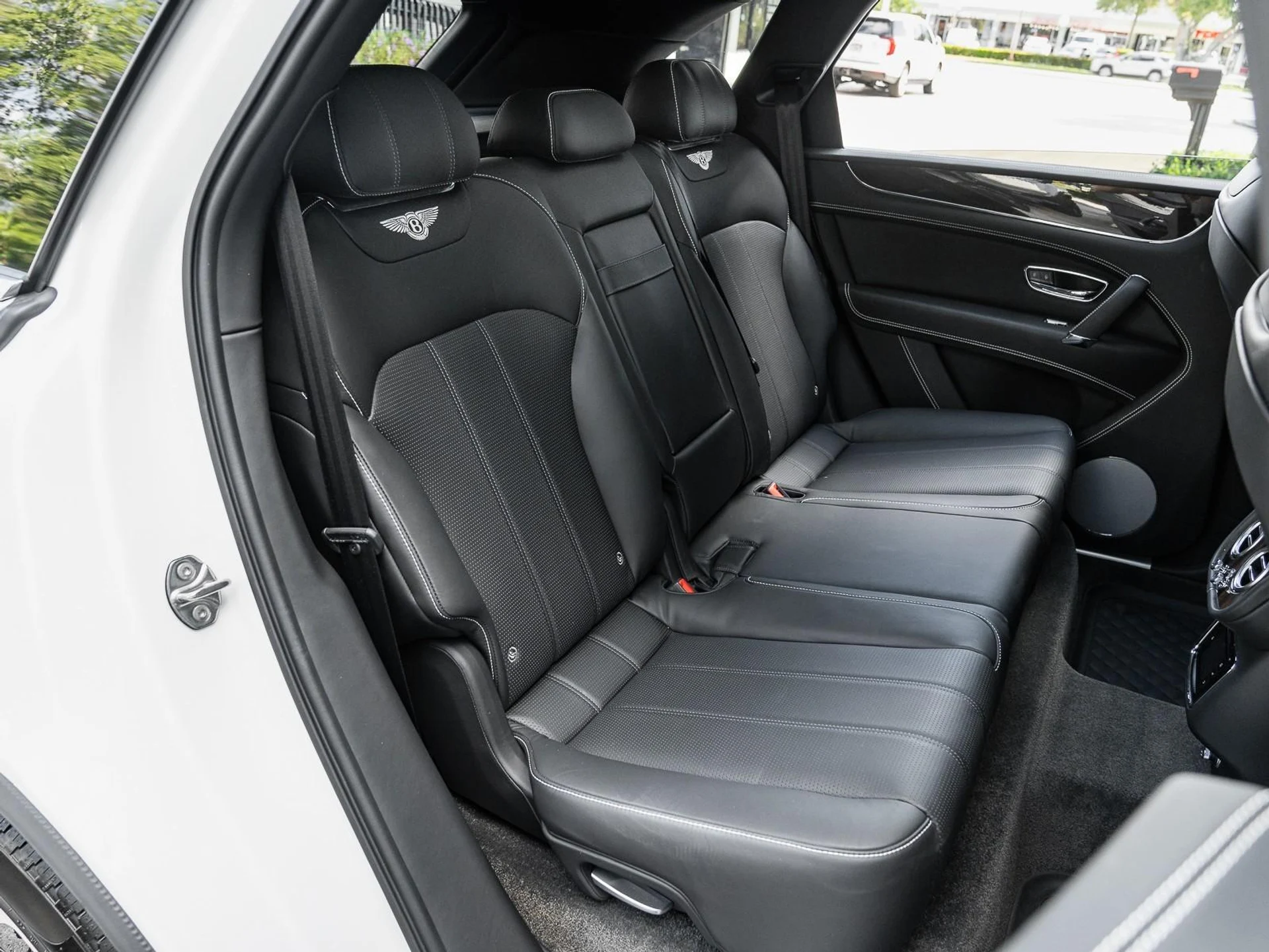 mph014_2276144215_Used_2018_Bentley_Bentayga_W12_Signature_1761171397_c5eca05e92