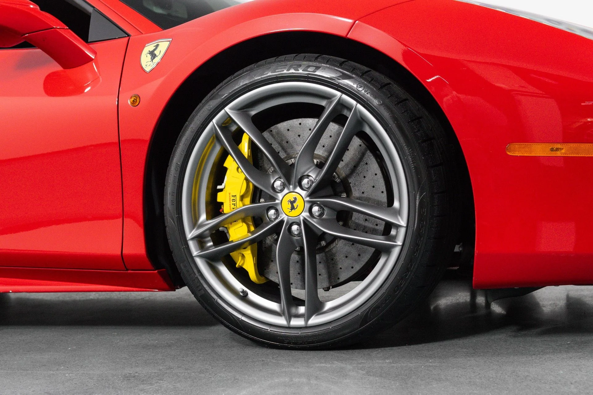 mph014_2276858828_Used_2017_Ferrari_488_GTB_1781727340_f39f99c39b