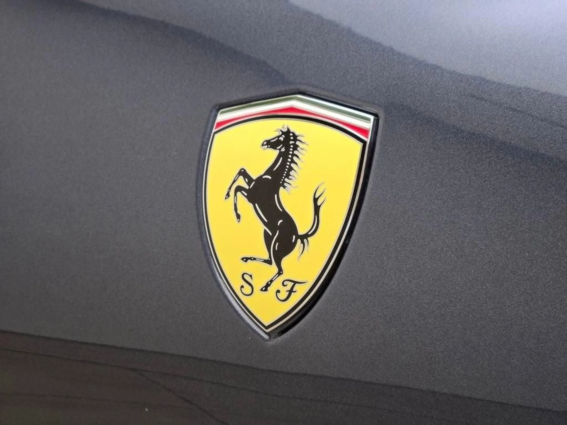 mph014_228071304_Used_2024_Ferrari_Roma_1778171807_264d441d9d