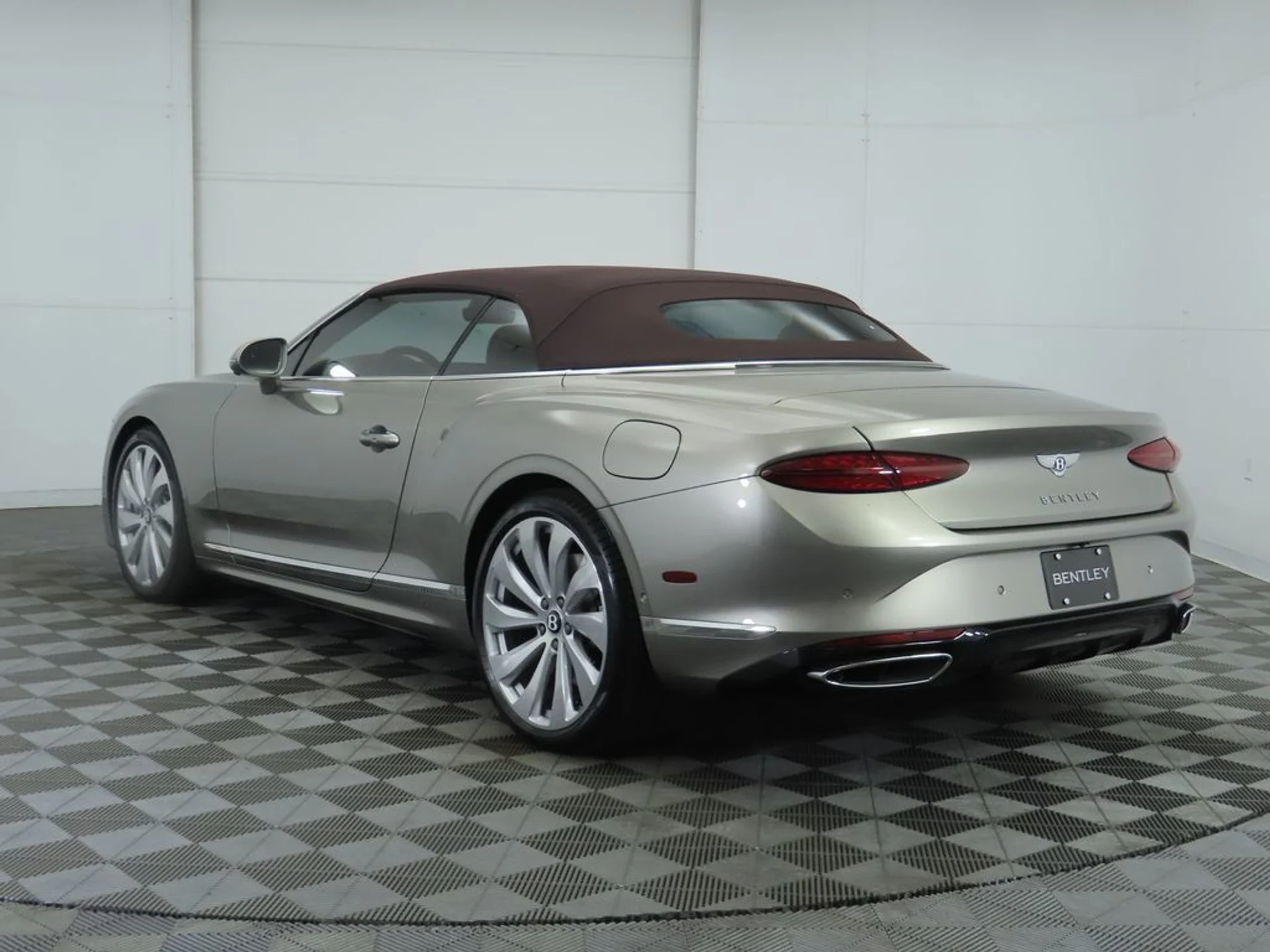 mph014_22921930_new_2026_bentley_continental_gtc_8119_22934899_15_1024_246213eabb