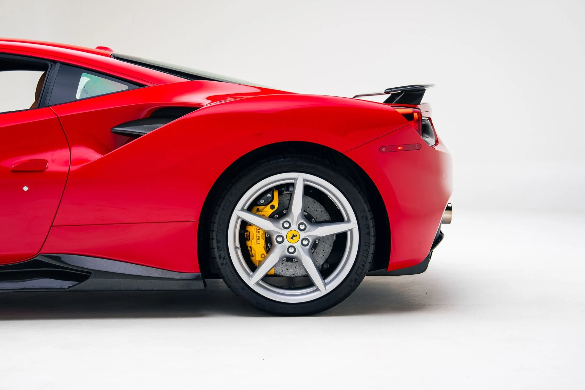 mph014_229842531_Used_2018_Ferrari_488_GTB_1767046260_3b7af3a8a6