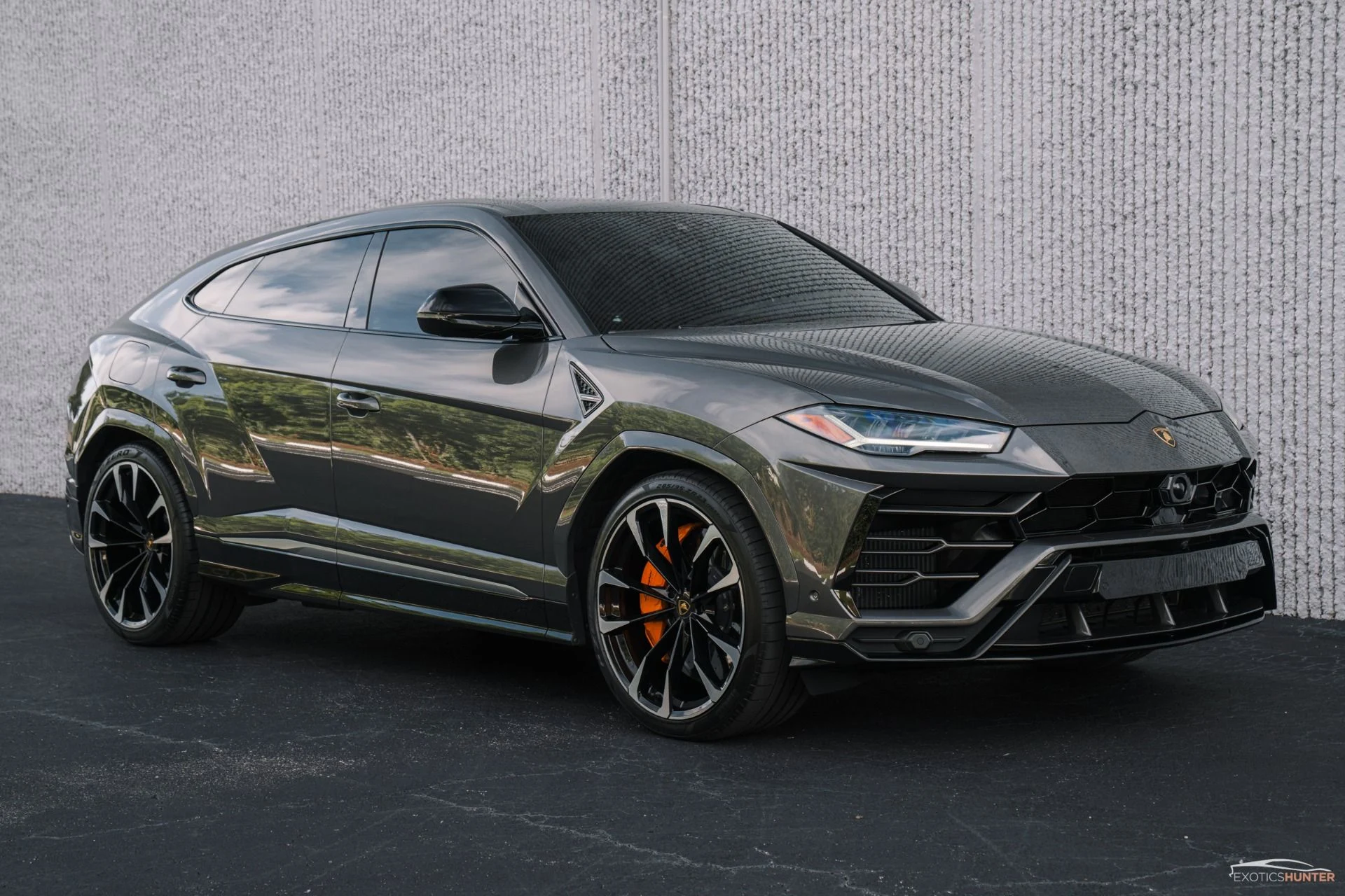 mph014_2303761310_Used_2021_Lamborghini_Urus_w_Bang_Olufsen_Advanced_Sound_Parkassist_1758750772_8fa310bb4c