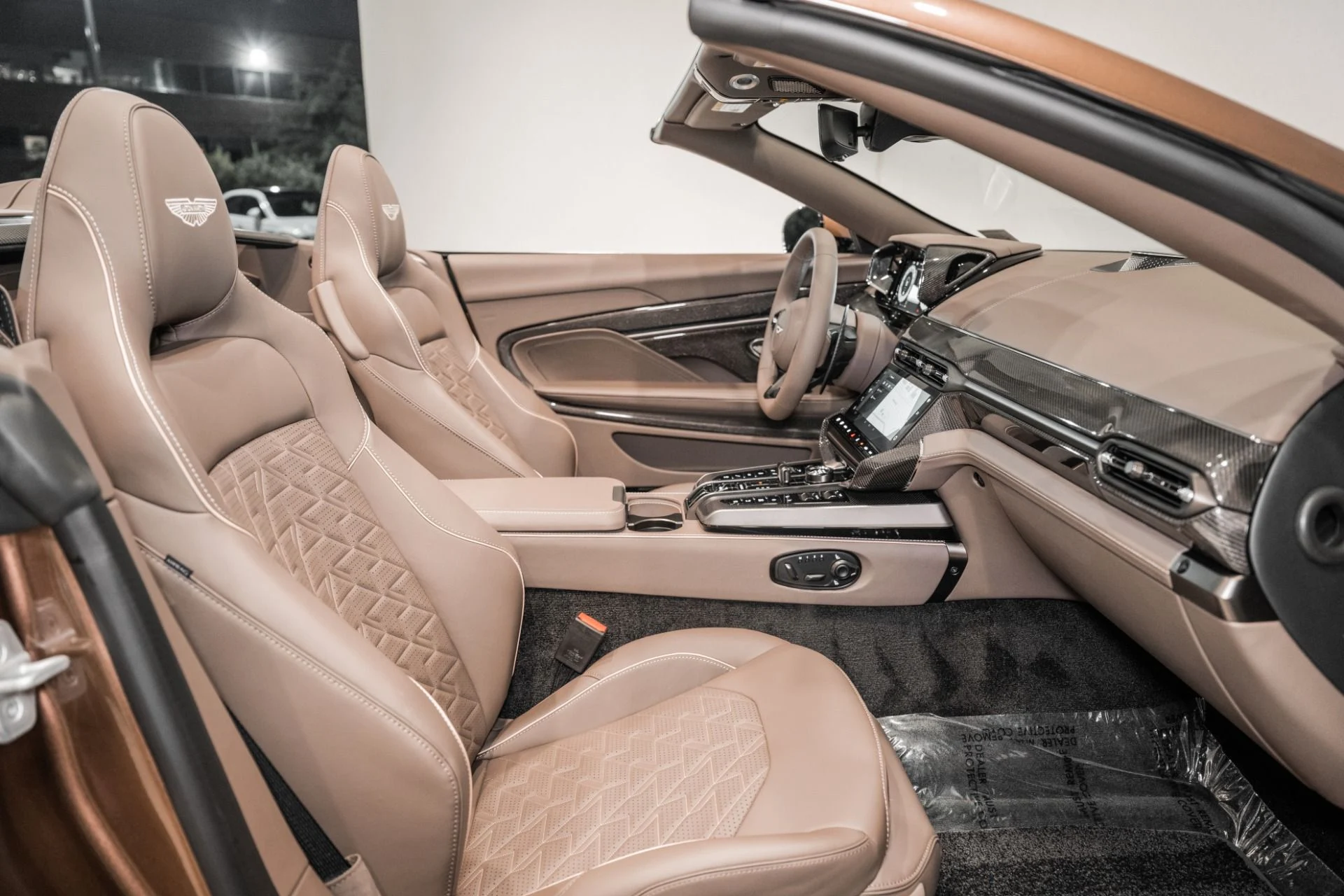 mph014_2305657470_New_2026_Aston_Martin_Vanquish_Volante_1783526001_e3b884815e