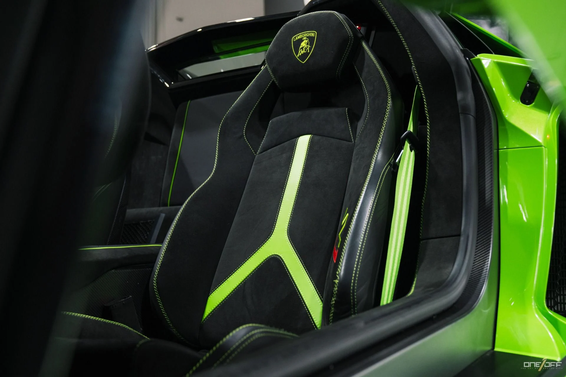 mph014_231252682_Used_2021_Lamborghini_Aventador_LP_770_4_SVJ_Roadster_in_Verde_Mantis_w_Warranty_2026_Matte_Carbon_1759284744_8460343957