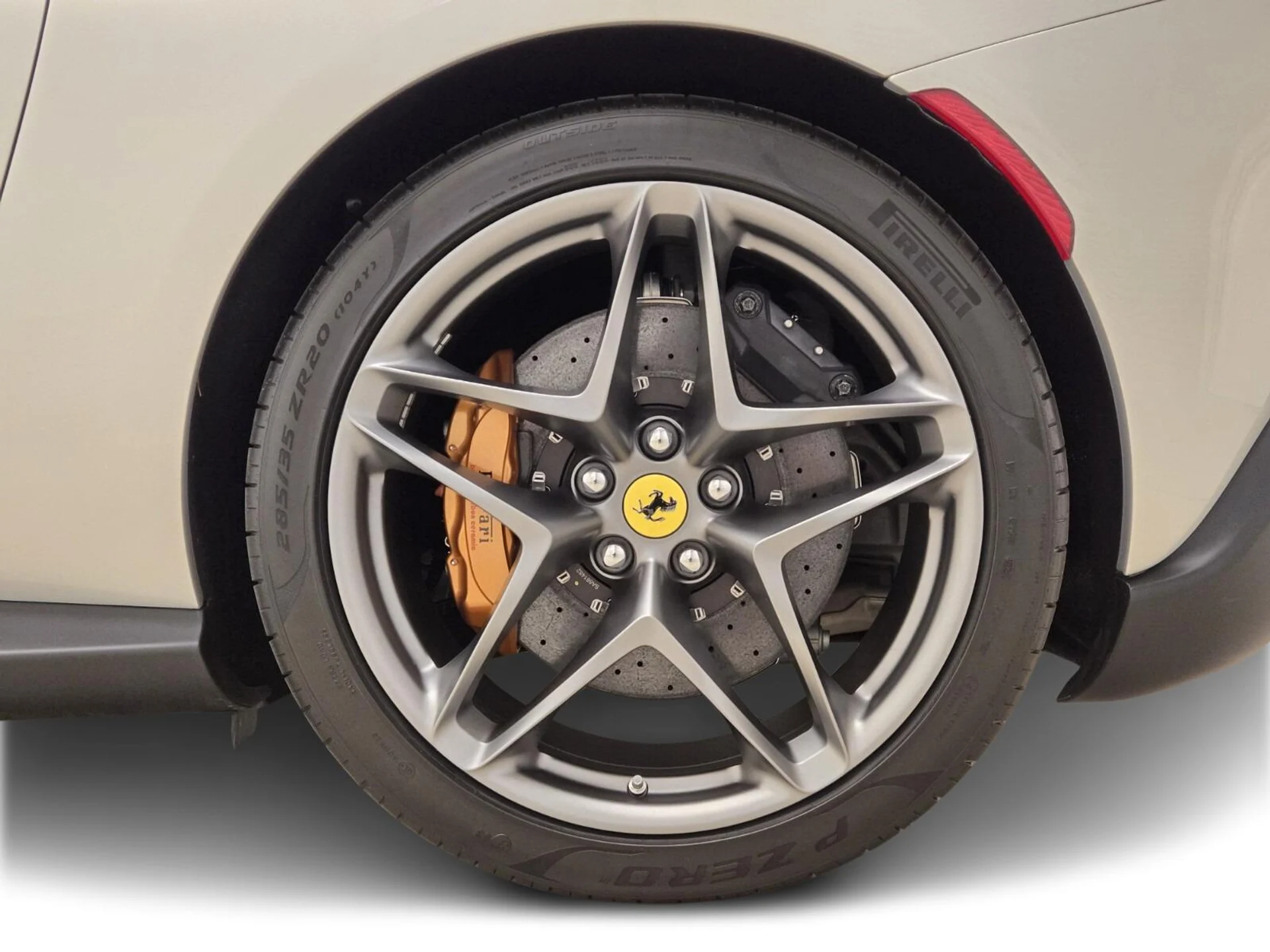 mph014_2314363400_Used_2024_Ferrari_Roma_1758869764_171afed6c6