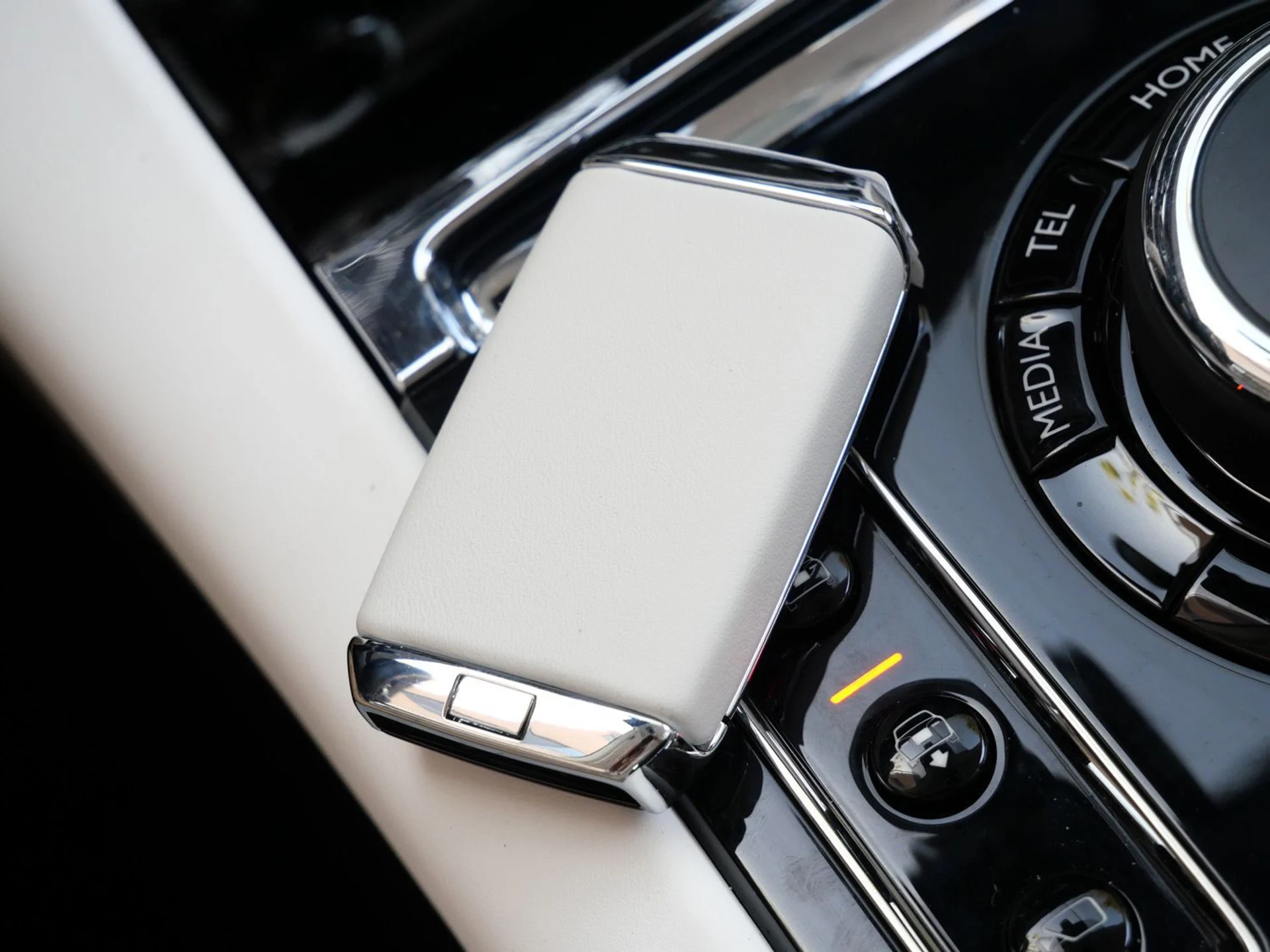 mph014_2318577961_a01c67c9e9701d0eccc8660bd5da8d87x_6b67053459