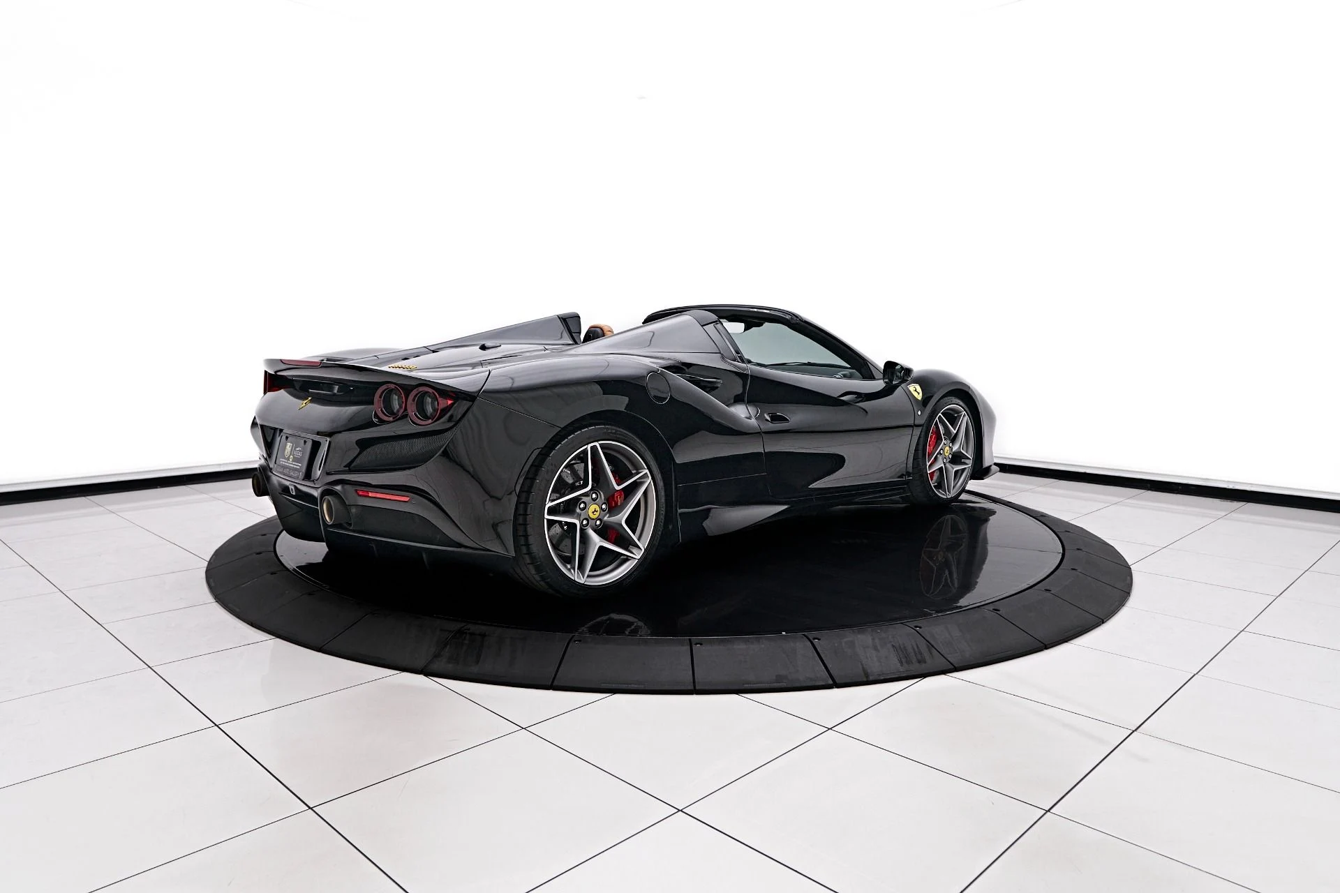 mph014_2320481582_Used_2022_Ferrari_F8_Spider_Base_1757638616_8db1d812c7