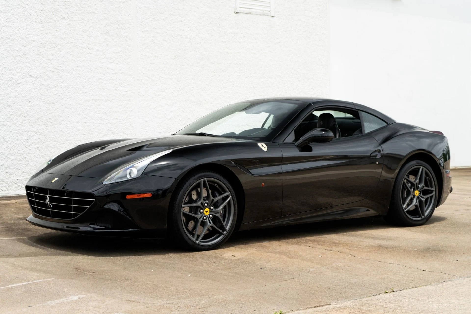 mph014_2320762392_Used_2018_Ferrari_California_T_1781897597_ea07975b2c