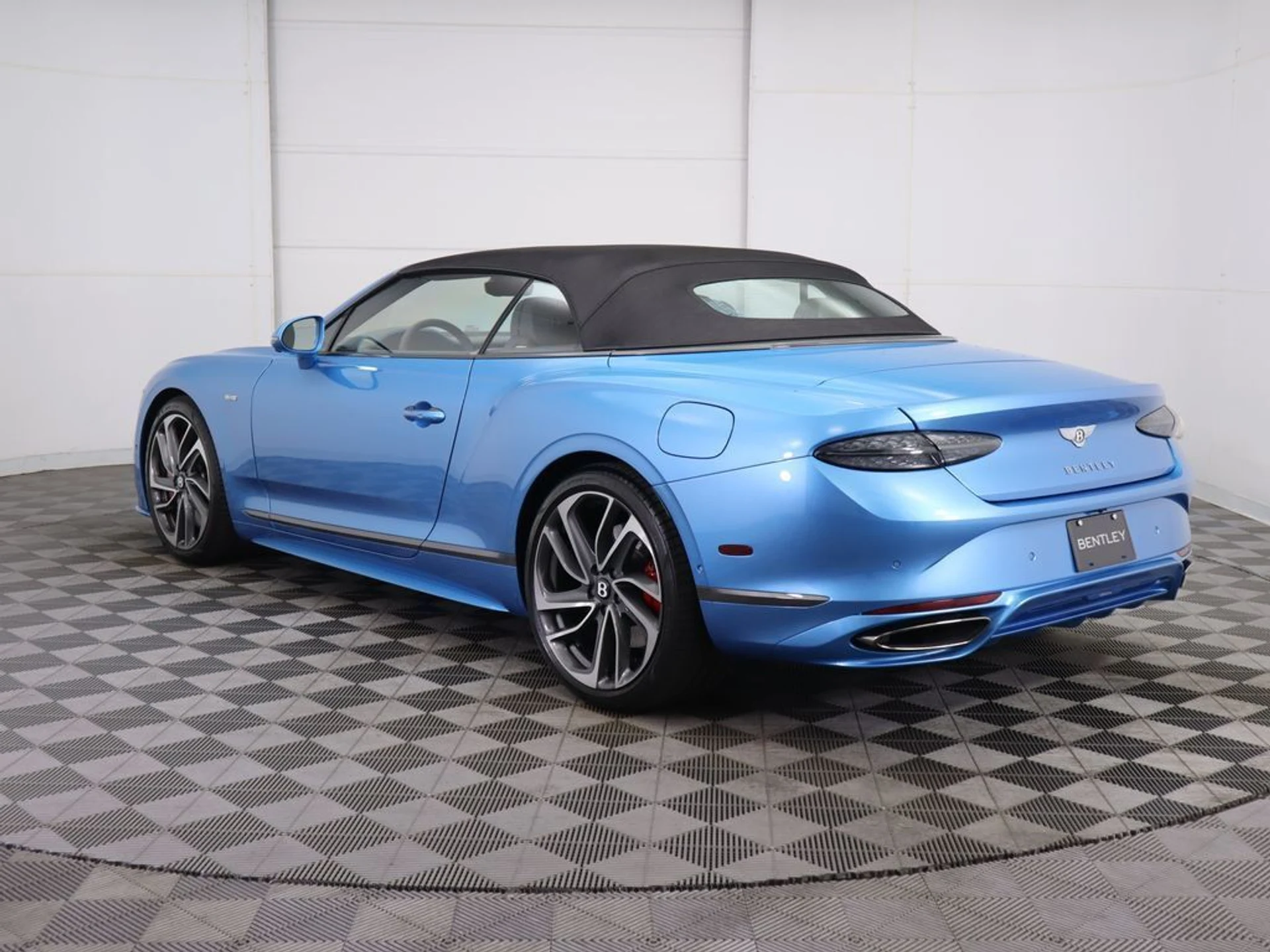 mph014_2327845690_used_2025_bentley_continental_gtspeedconvertible_8119_22941730_15_1024_66e1cdf9b1
