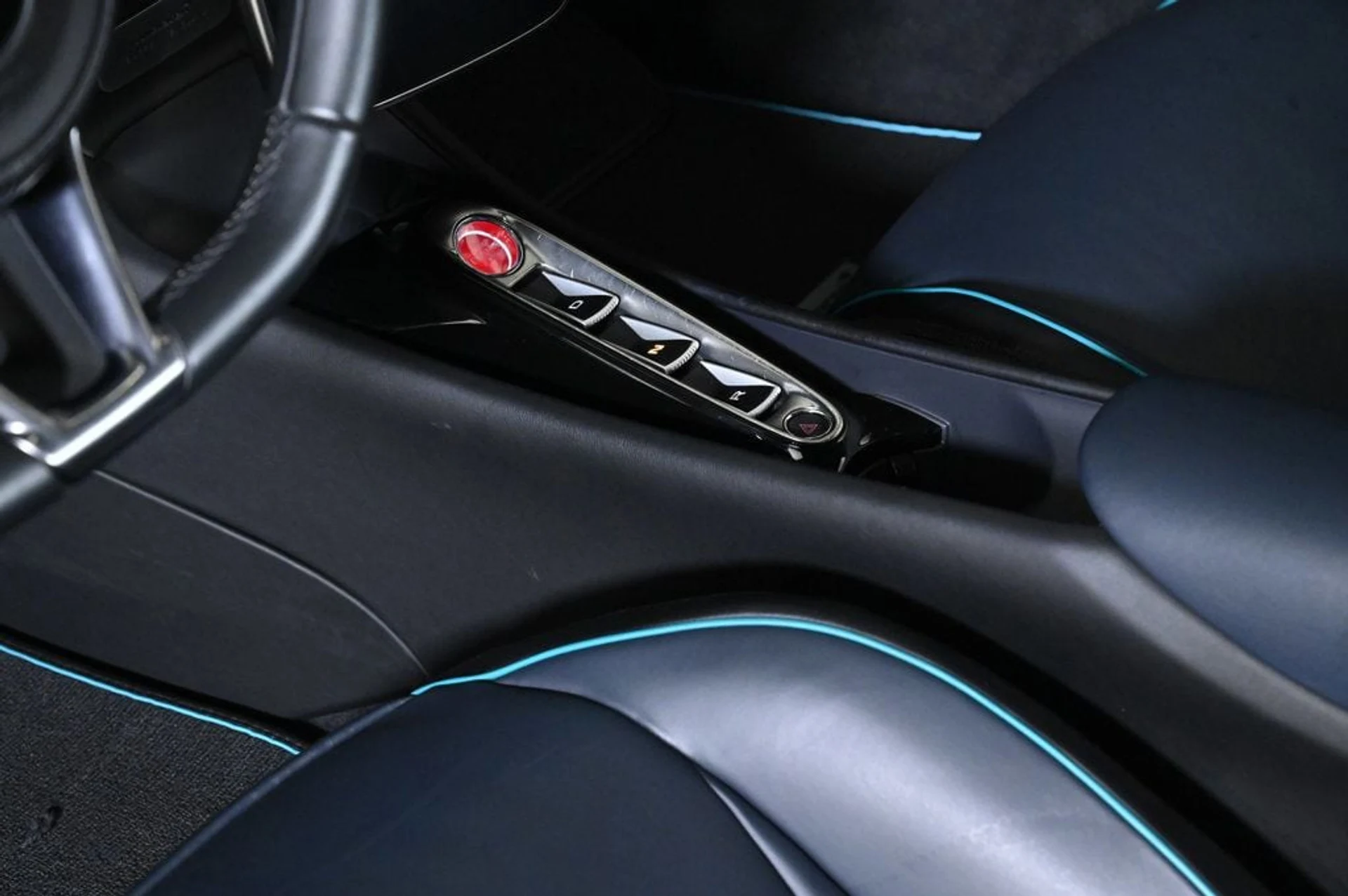 mph014_2328923231_used_2023_mclaren_artura_techlux_11350_22908985_14_1024_3096bc4edb